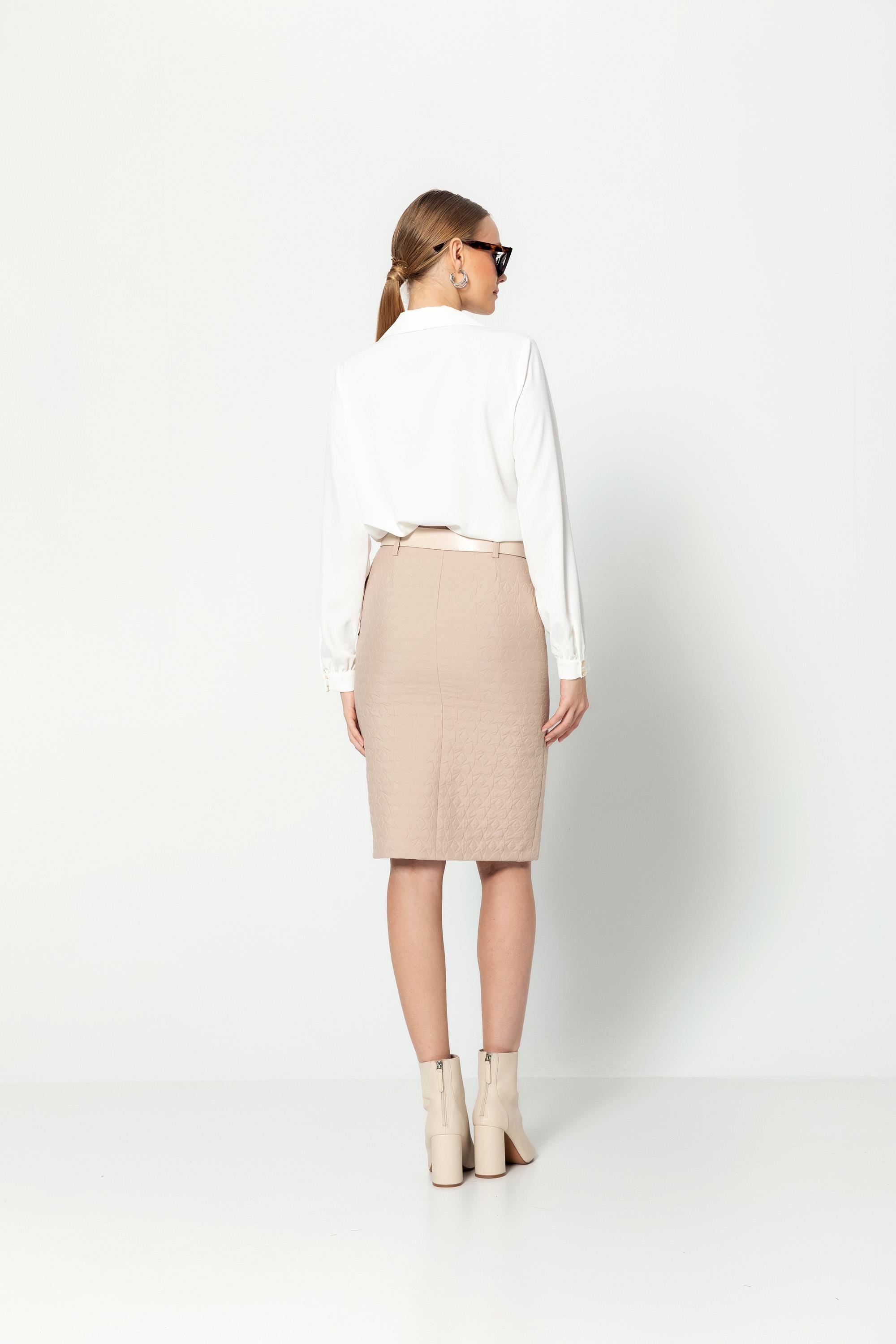 Deri̇ Kemerli̇ Di̇z Boy Astarsız Kapi̇tone Jakar Desenli̇ Etek Bej