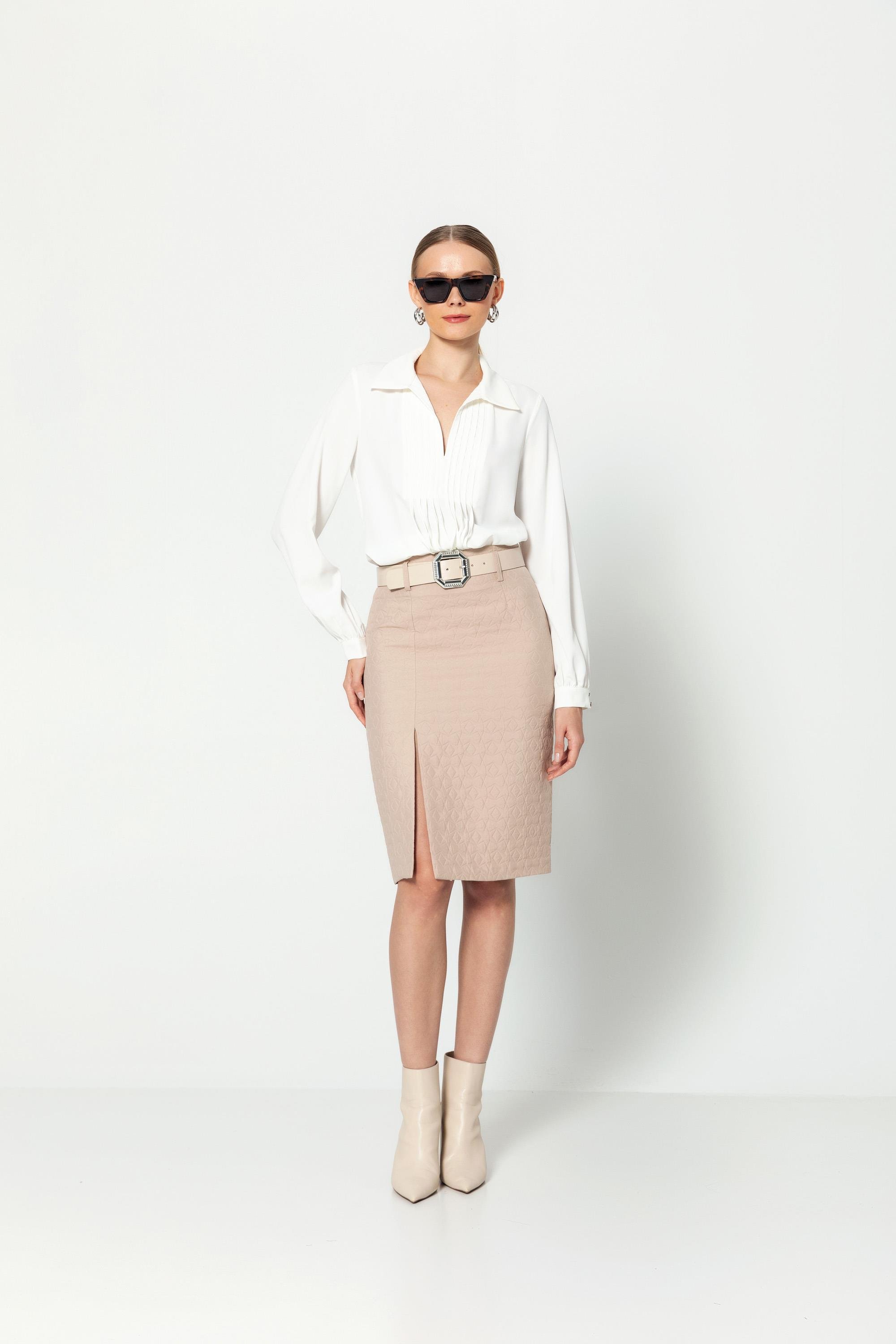 Deri̇ Kemerli̇ Di̇z Boy Astarsız Kapi̇tone Jakar Desenli̇ Etek Bej