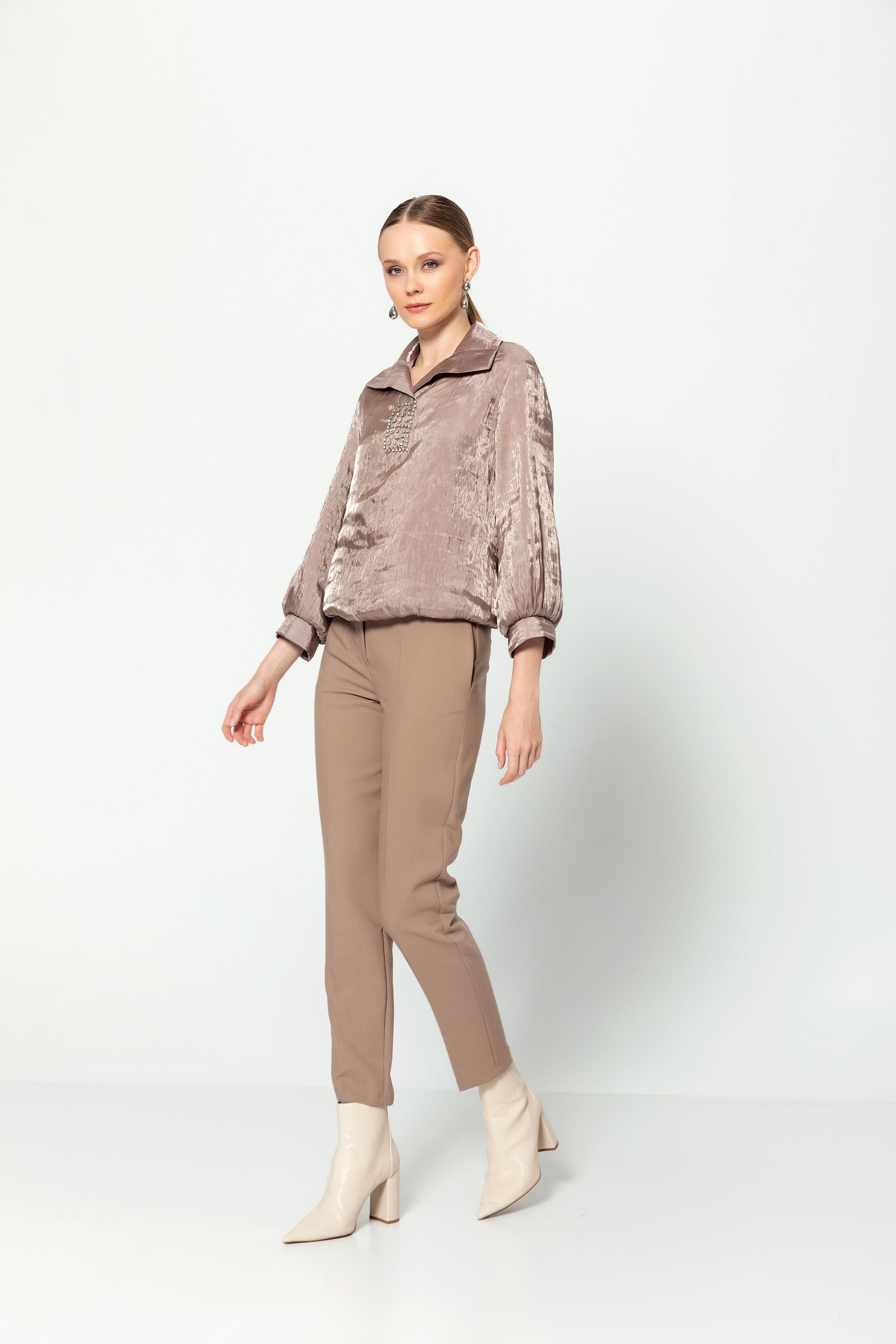 Gömlek Yaka Taş Detaylı Truvakar Kol Bluz Vizon