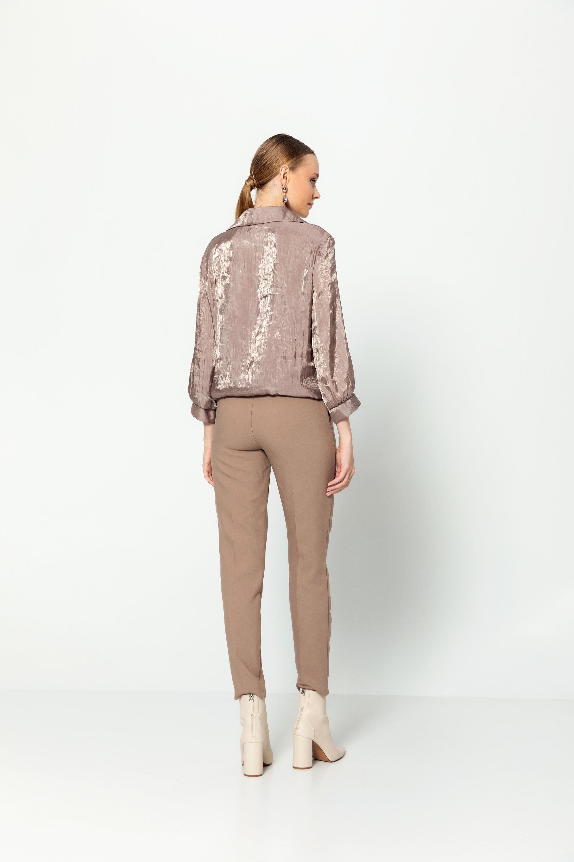 Gömlek Yaka Taş Detaylı Truvakar Kol Bluz Vizon