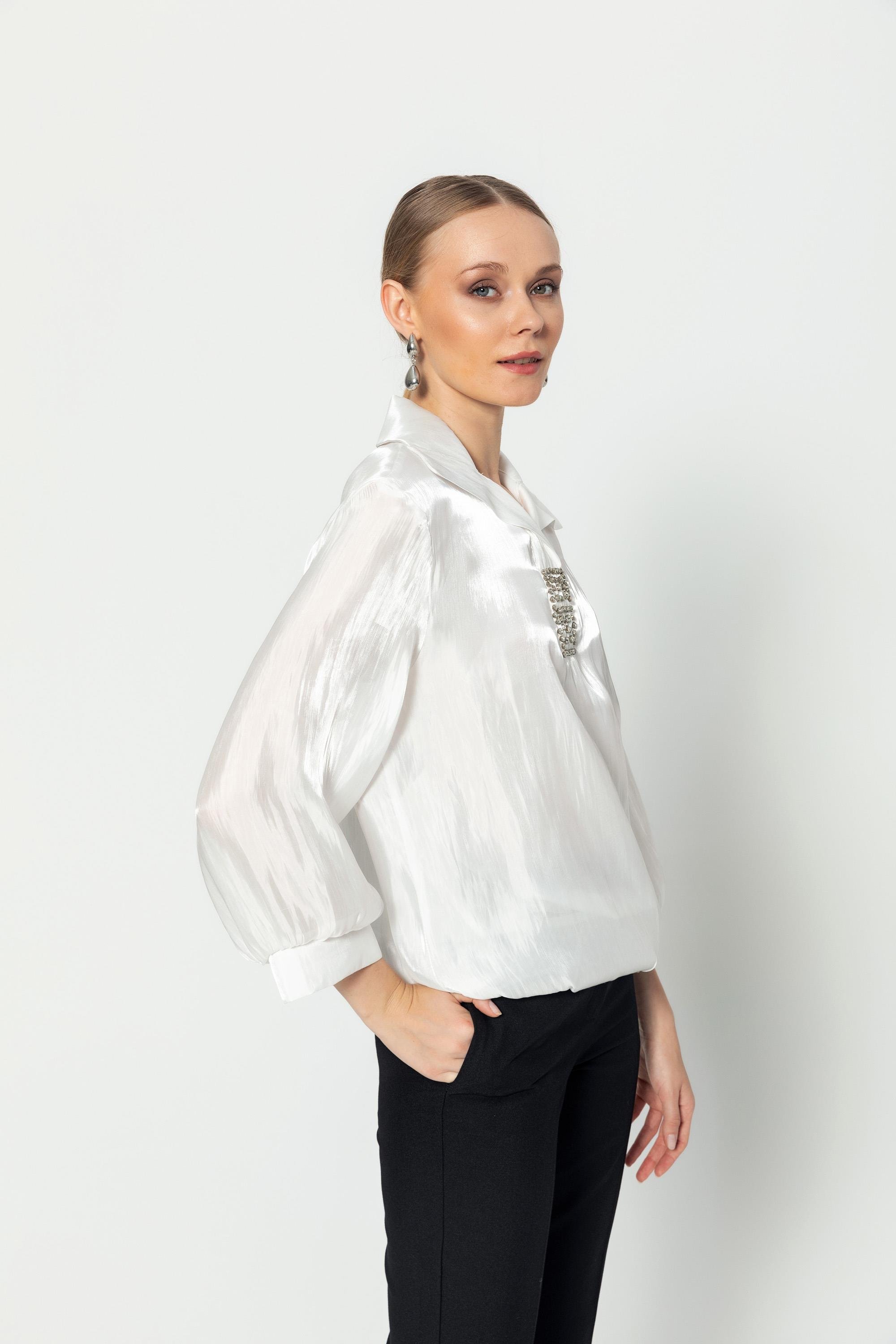 Gömlek Yaka Taş Detaylı Truvakar Kol Bluz Beyaz