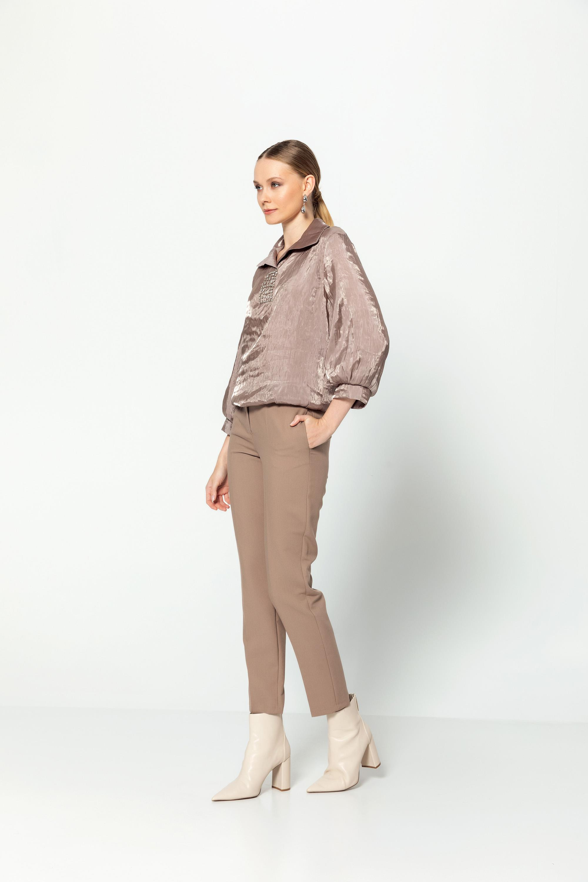 Gömlek Yaka Taş Detaylı Truvakar Kol Bluz Vizon