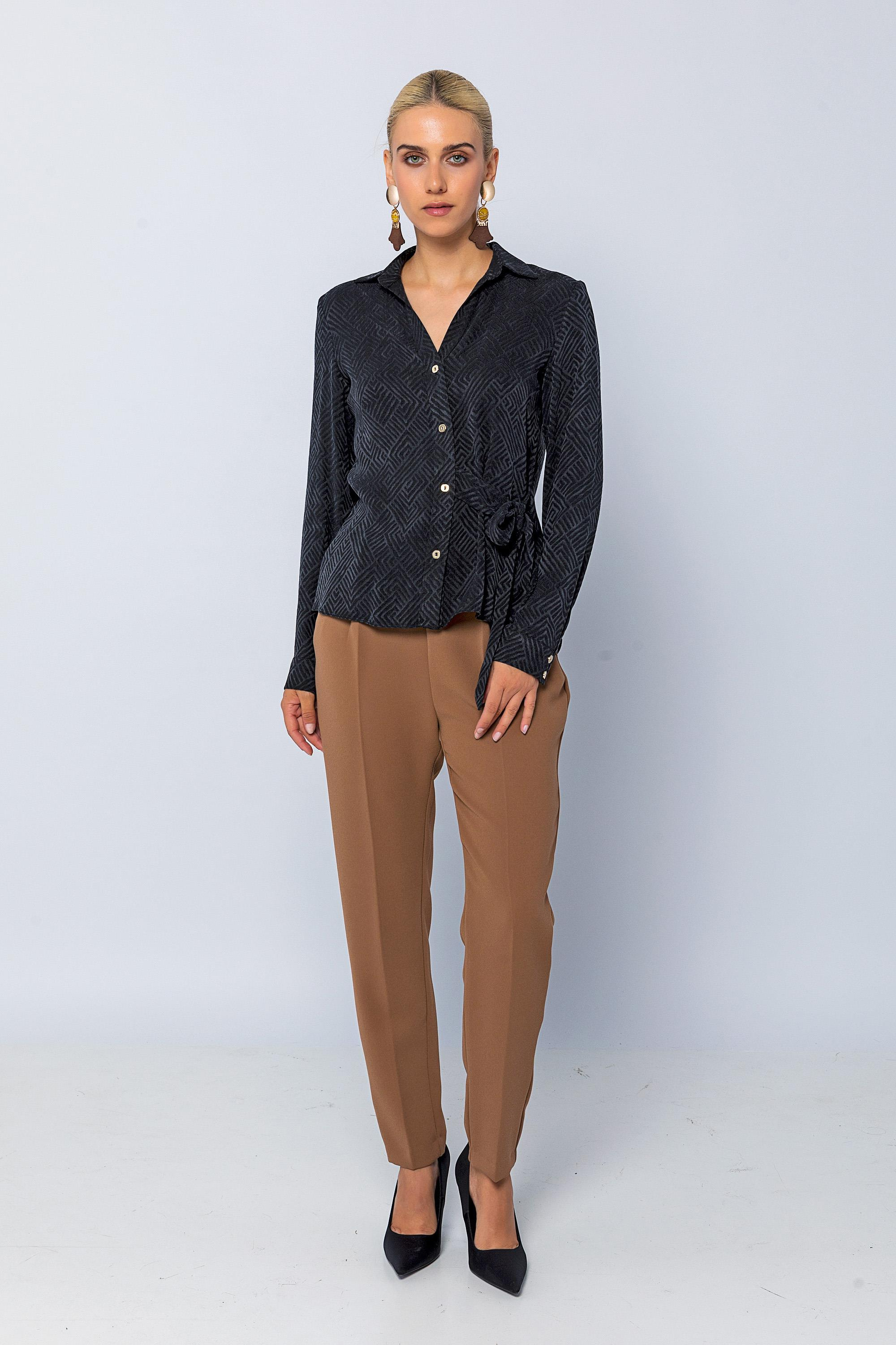 Jakarlı Uzun Kollu Yandan Bağcıklı Gömlek Siyah