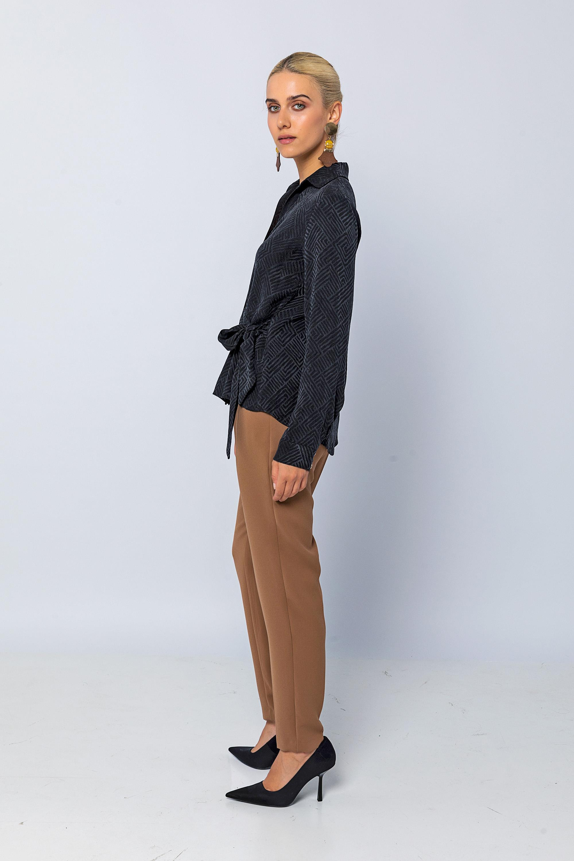 Jakarlı Uzun Kollu Yandan Bağcıklı Gömlek Siyah