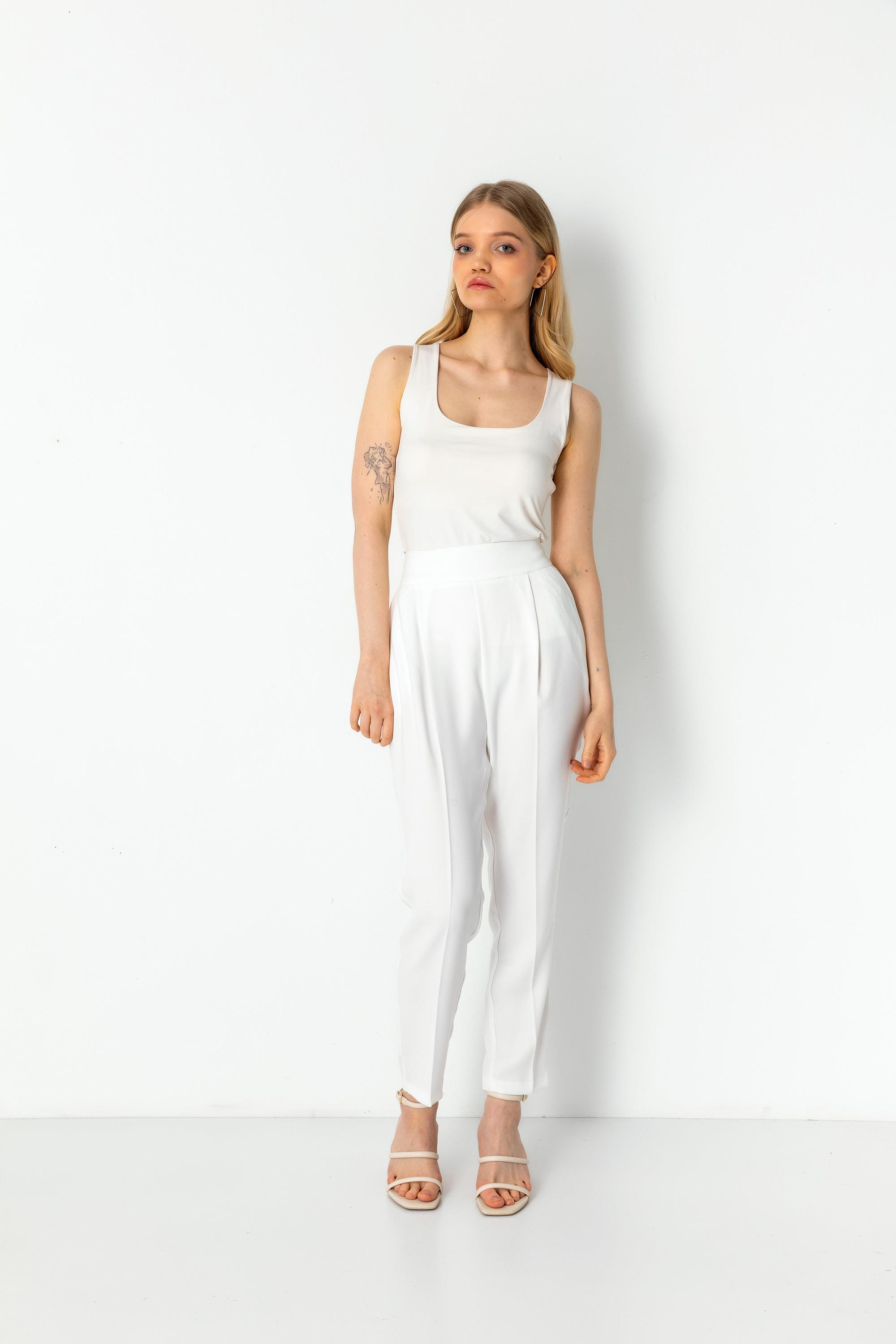 Krep Kumaşlı Kruvaze Yaka Astarlı Ceket ve Havuç Paça Pantolon Takım Ecru