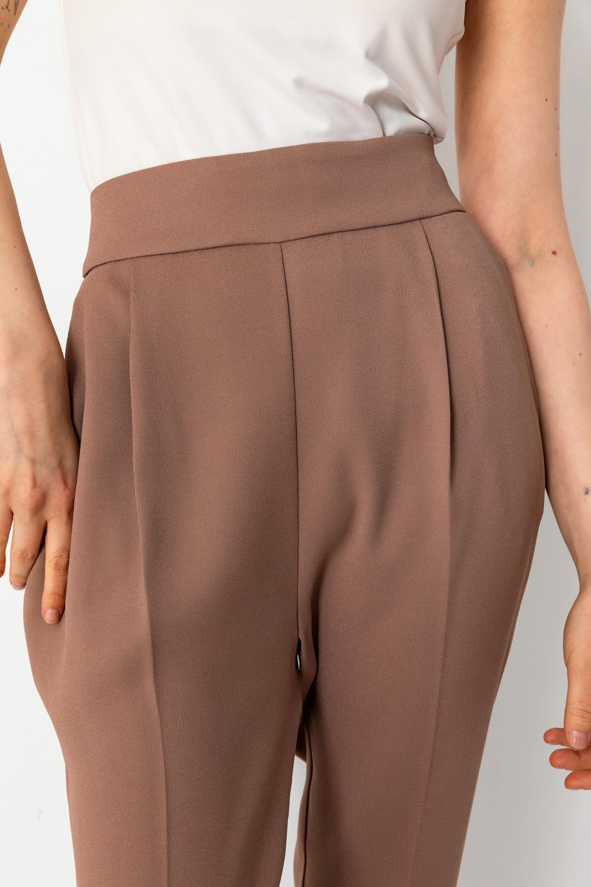 Krep Kumaşlı Kruvaze Yaka Astarlı Ceket ve Havuç Paça Pantolon Takım Karamel