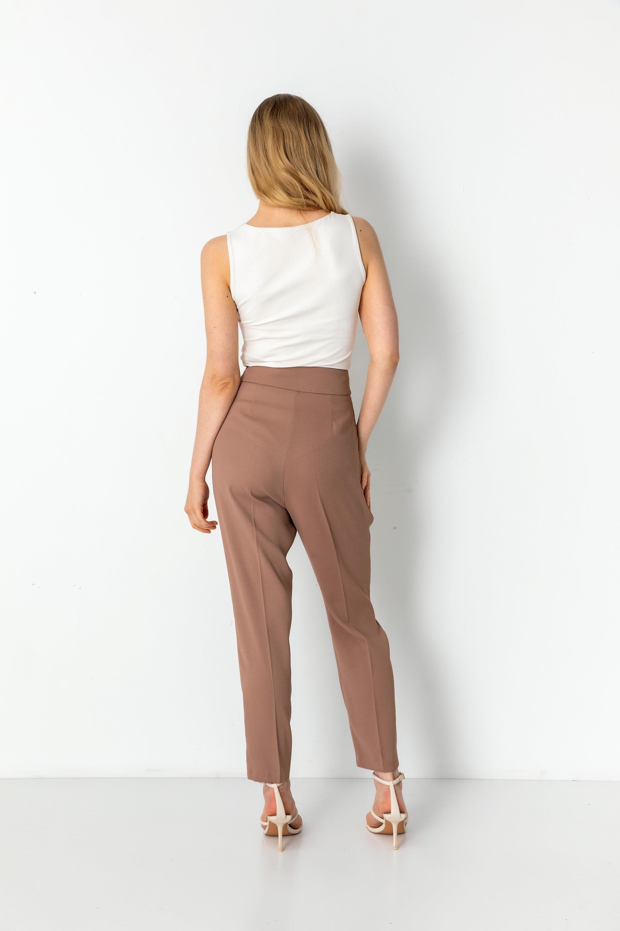 Krep Kumaşlı Kruvaze Yaka Astarlı Ceket ve Havuç Paça Pantolon Takım Karamel