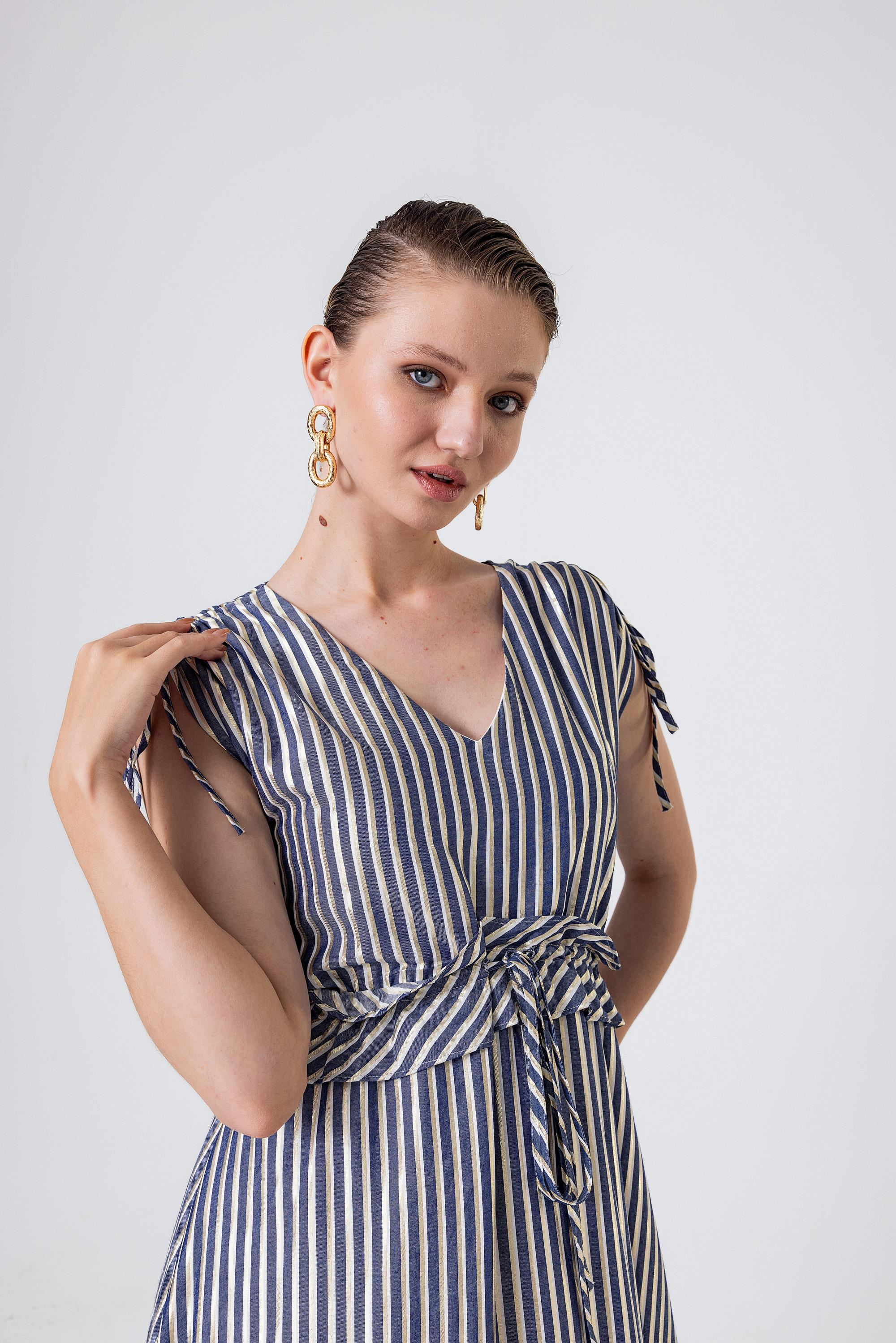 Omuzu Ve Beli Tünelli Midi Boy Elbise İndigo