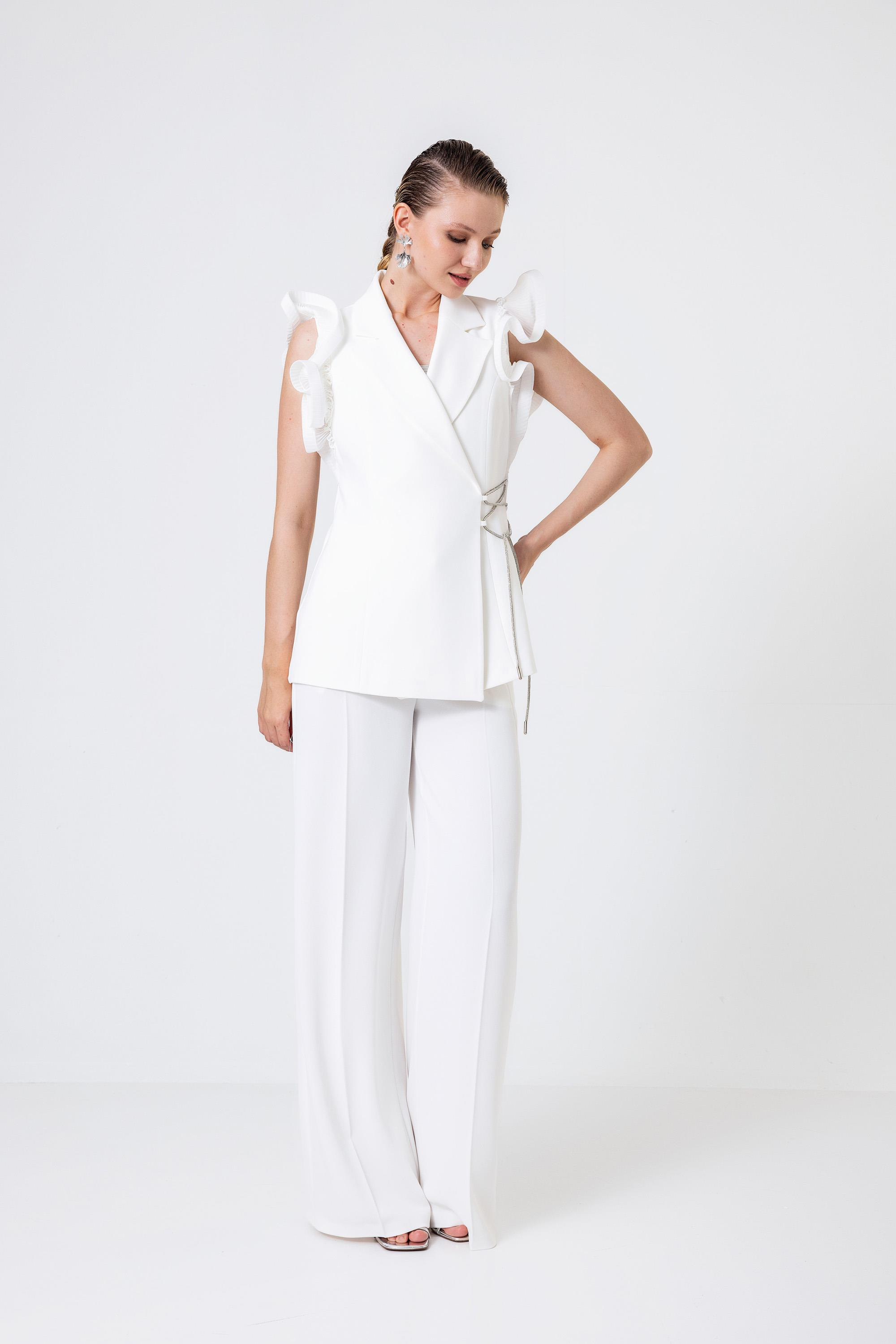 Pilise Kollu Taş İşleme Kordon Detaylı Yarım Astarlı Kruvaze Yelekli Palazzo Pantolonlu Takım Ecru