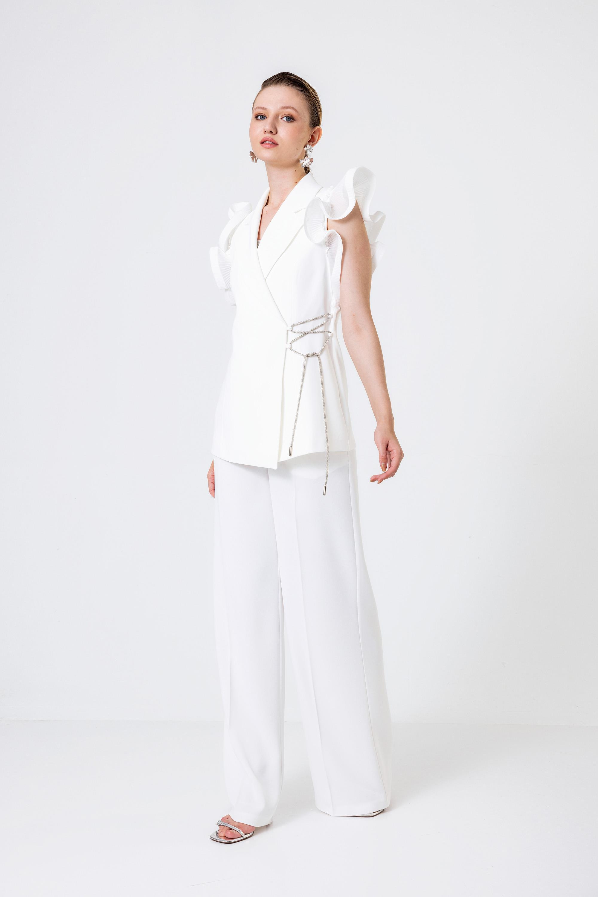 Pilise Kollu Taş İşleme Kordon Detaylı Yarım Astarlı Kruvaze Yelekli Palazzo Pantolonlu Takım Ecru