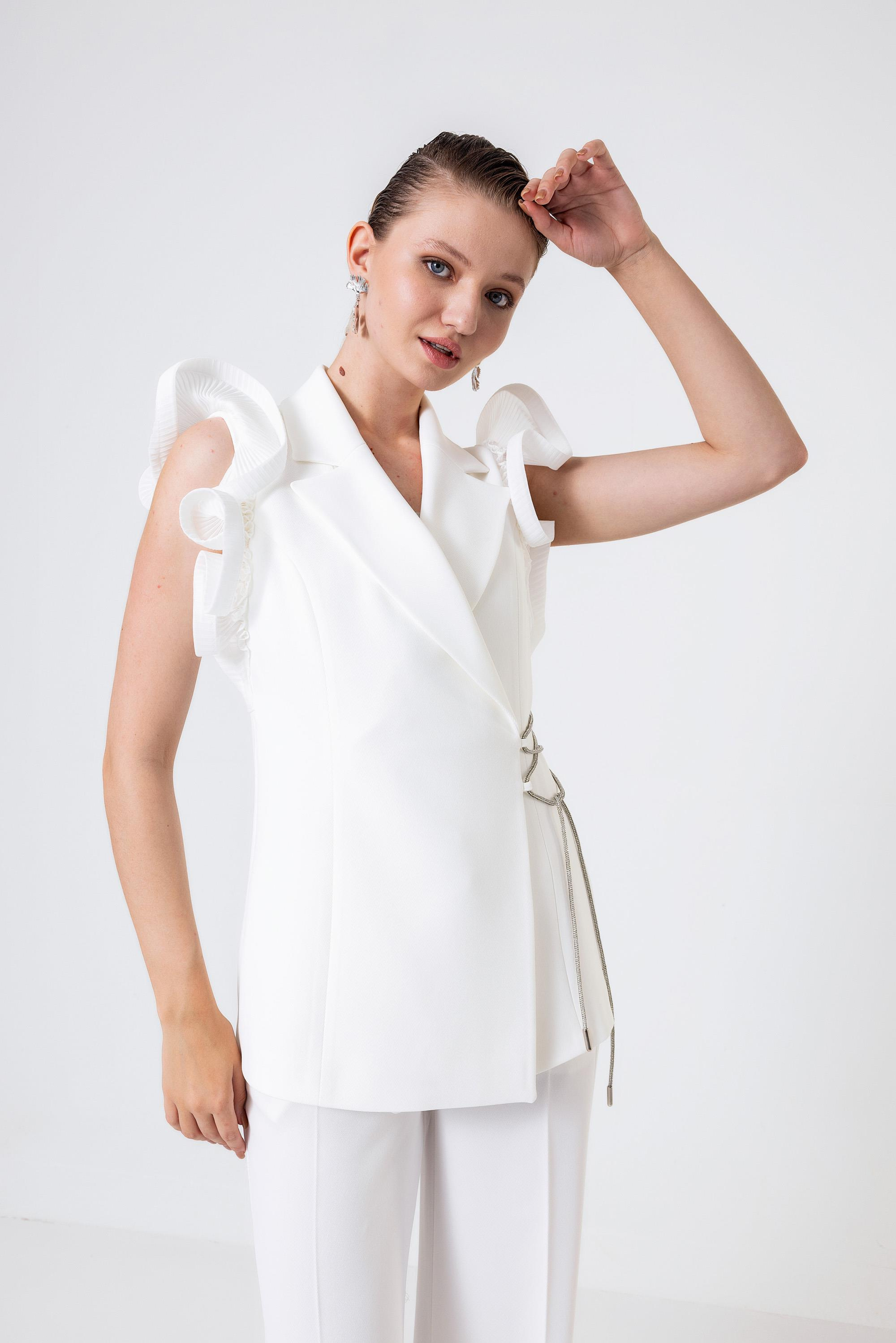 Pilise Kollu Taş İşleme Kordon Detaylı Yarım Astarlı Kruvaze Yelekli Palazzo Pantolonlu Takım Ecru