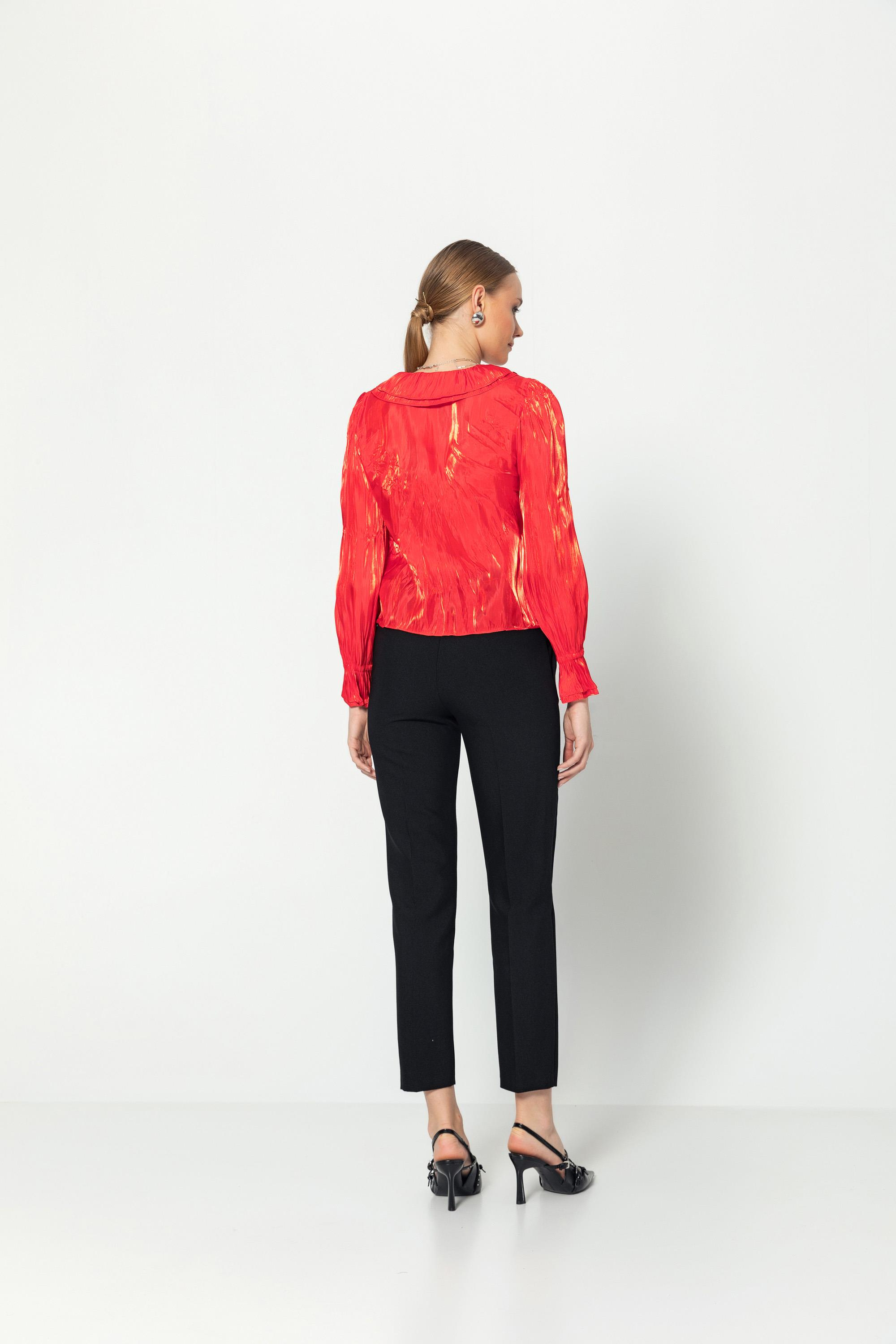 V Yaka Kraşli Bağcıklı Uzun Kollu Bluz Kırmızı