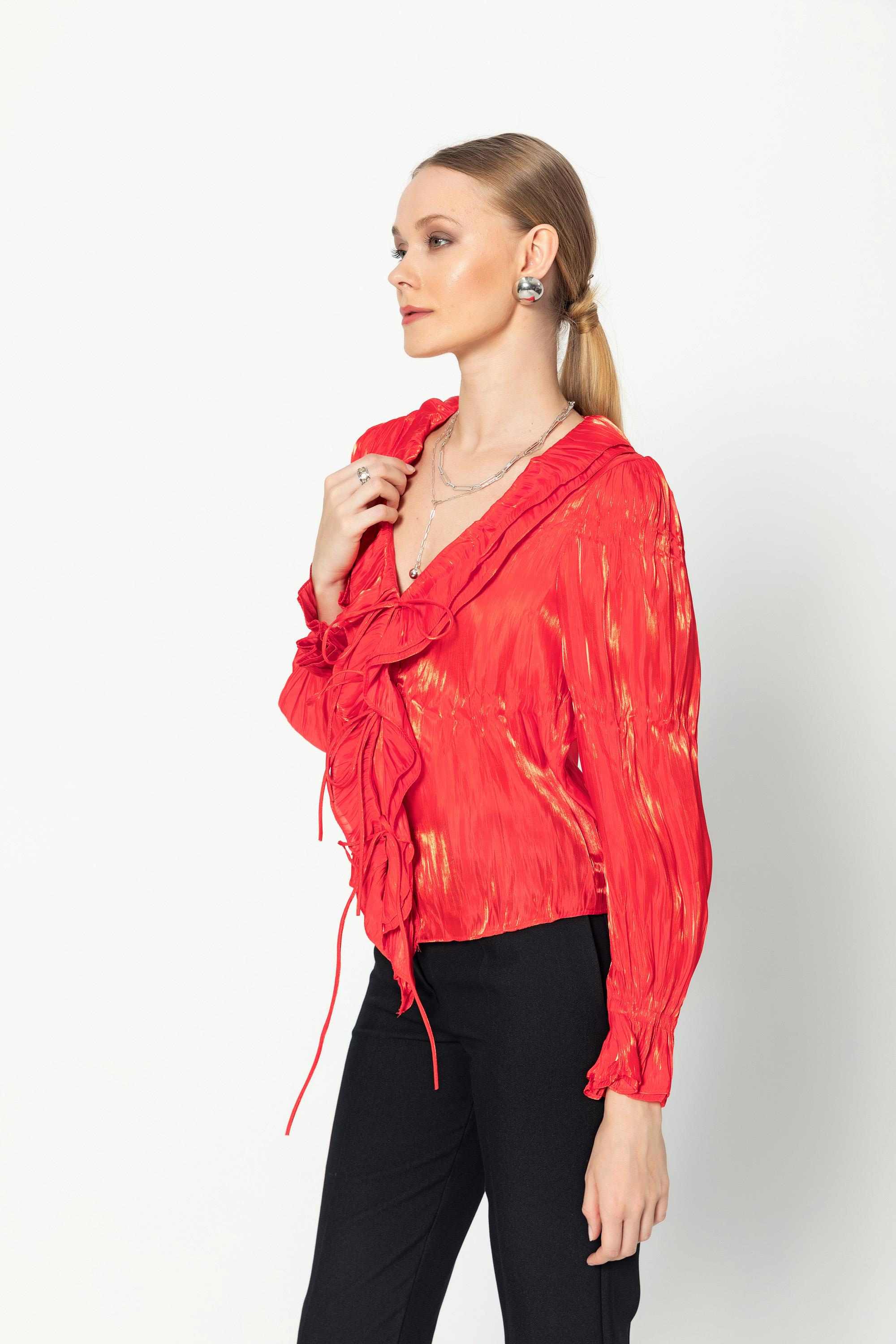 V Yaka Kraşli Bağcıklı Uzun Kollu Bluz Kırmızı