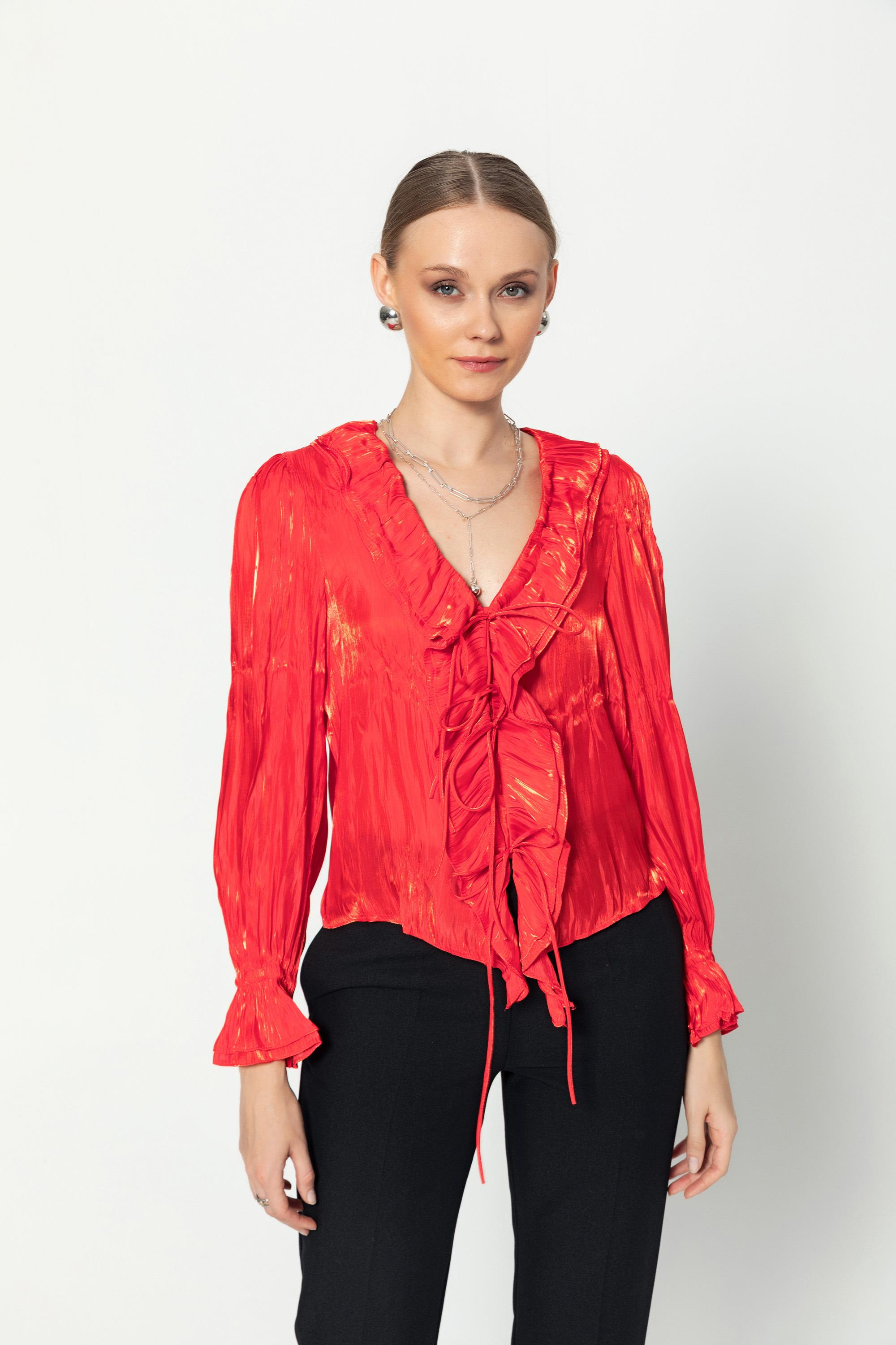 V Yaka Kraşli Bağcıklı Uzun Kollu Bluz Kırmızı