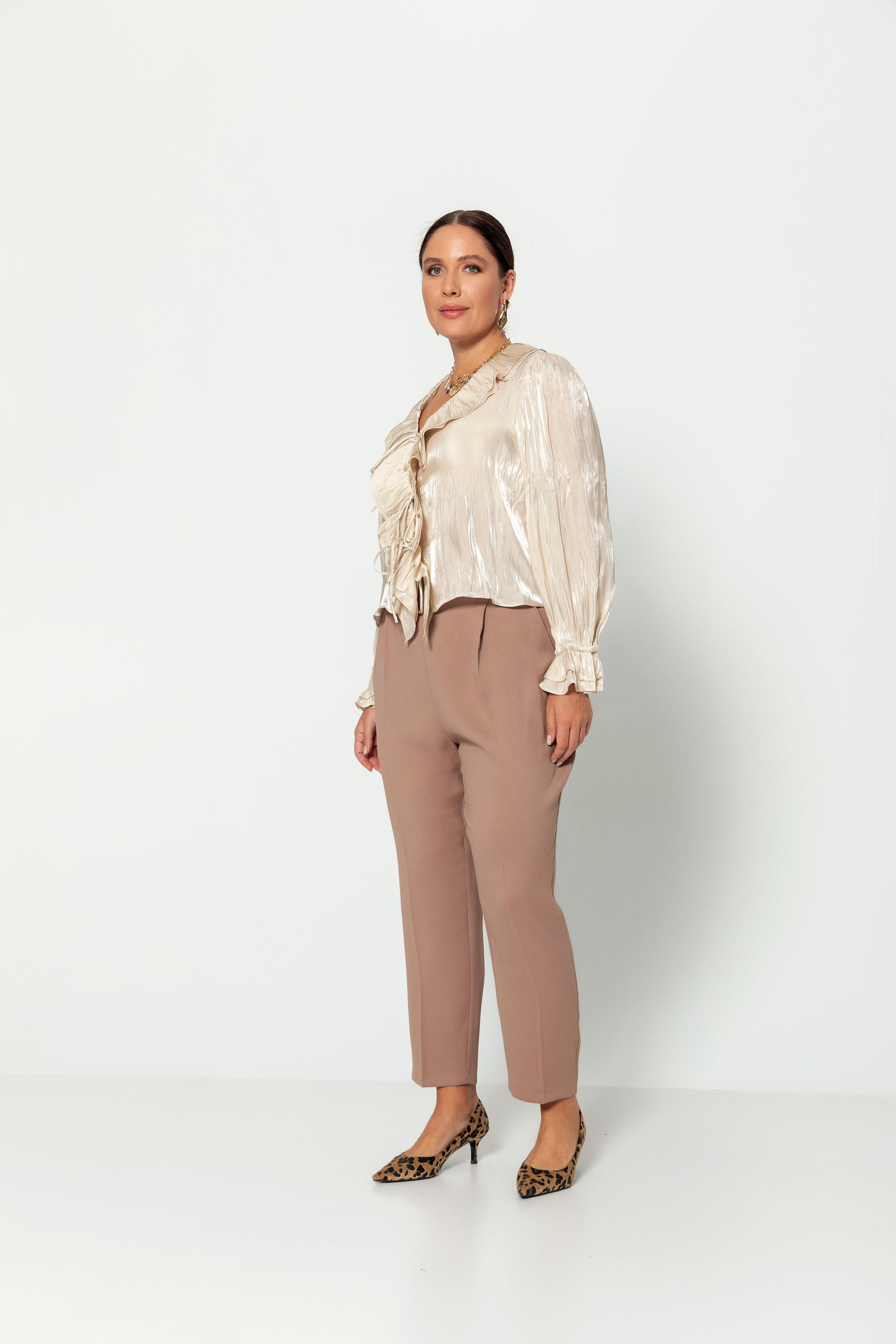 V Yaka Kraşlı Bağcıklı Uzun Kollu Bluz Bej