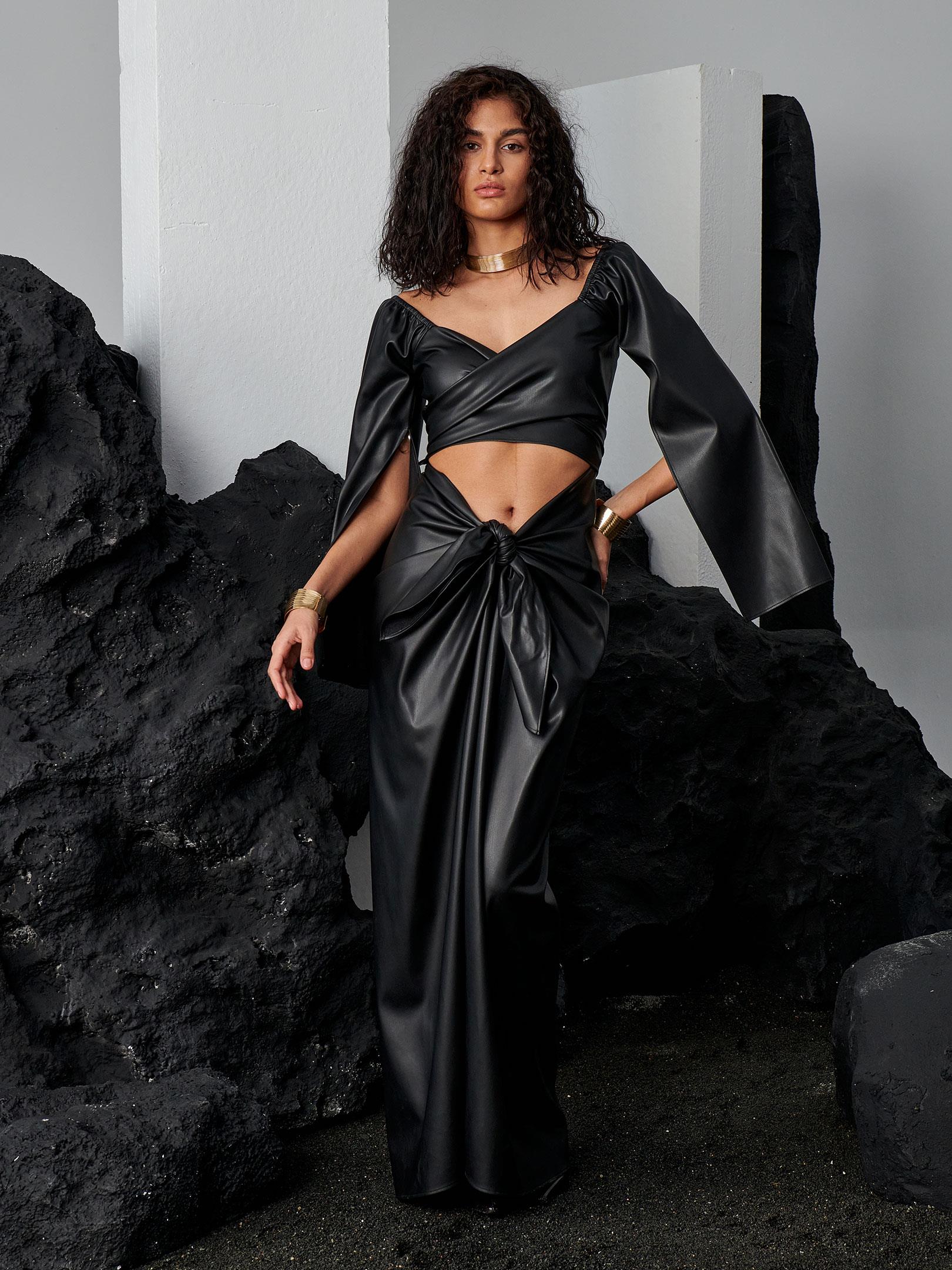 2 Parçalı Önü Bağlamalı Dekolteli Uzun Vegan Deri Elbise - Siyah Vegan Deri Elbise Modelleri