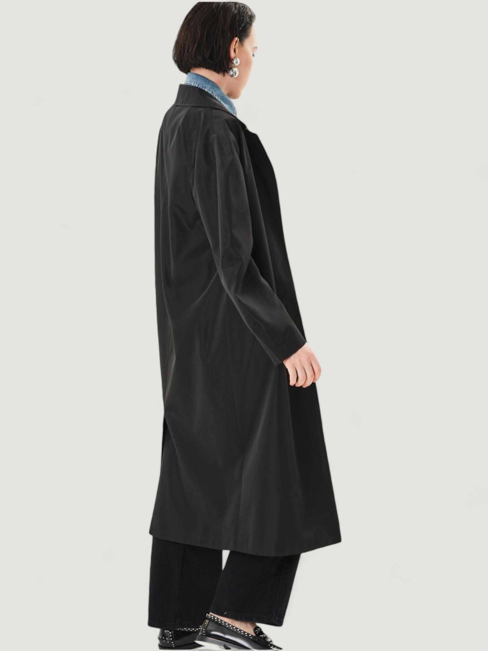 24FW116001 DÜĞMELİ CEP DETAYLI UZUN BOL KESİM  TRENÇKOT Kategorisiz Modelleri