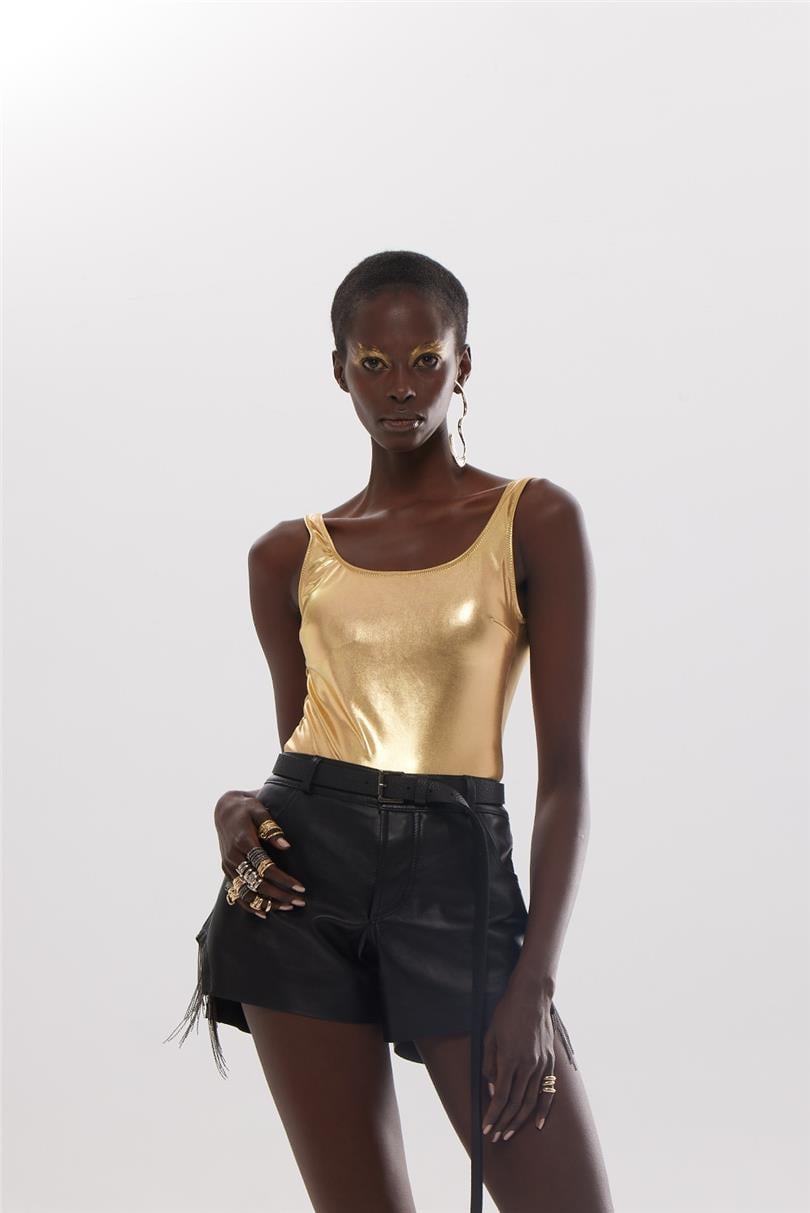 Aksesuar Detaylı Mini Deri Şort - Siyah