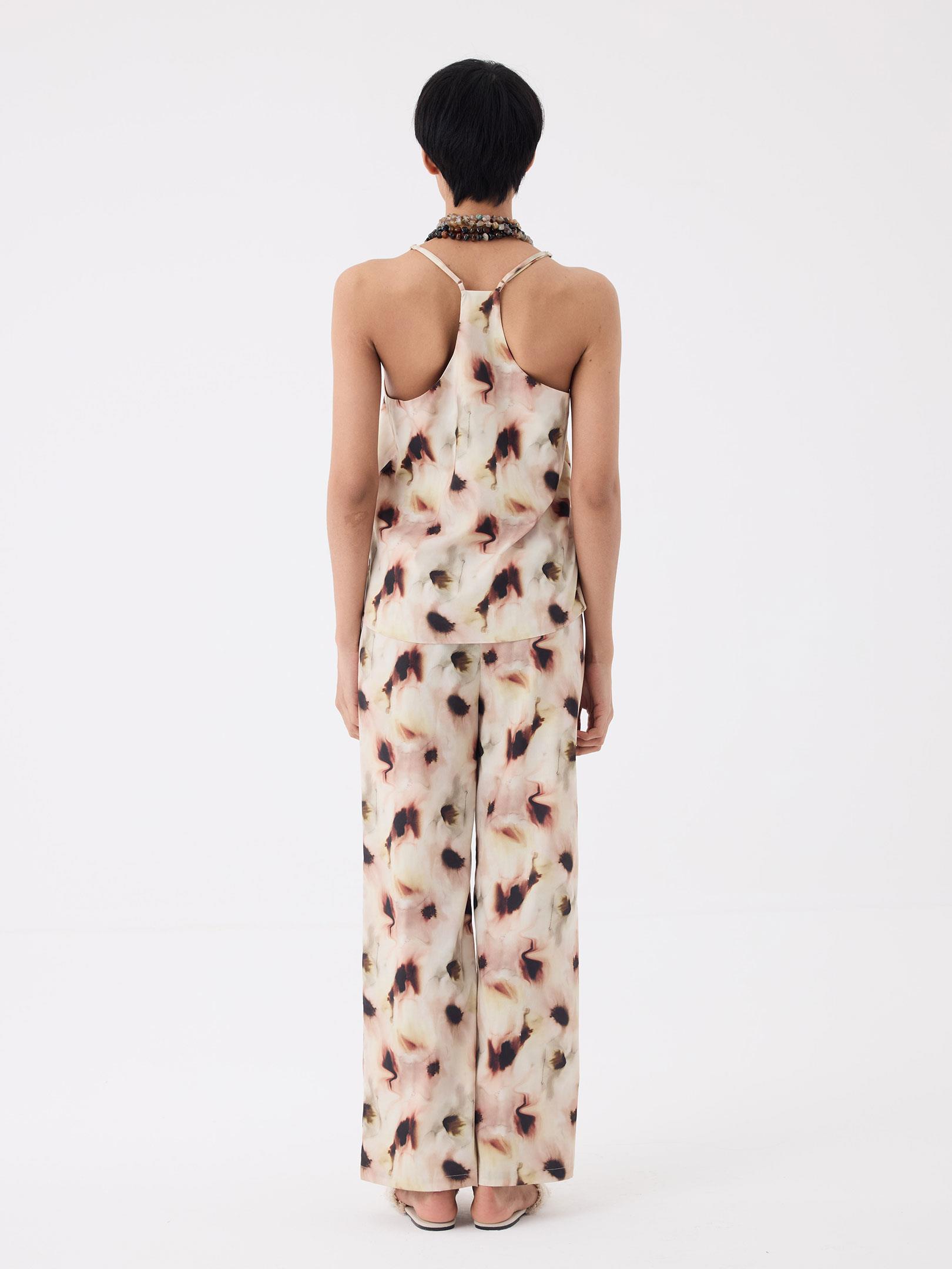 BELİ LASTİKLİ GENİŞ KESİM PANTOLON Kategorisiz Modelleri