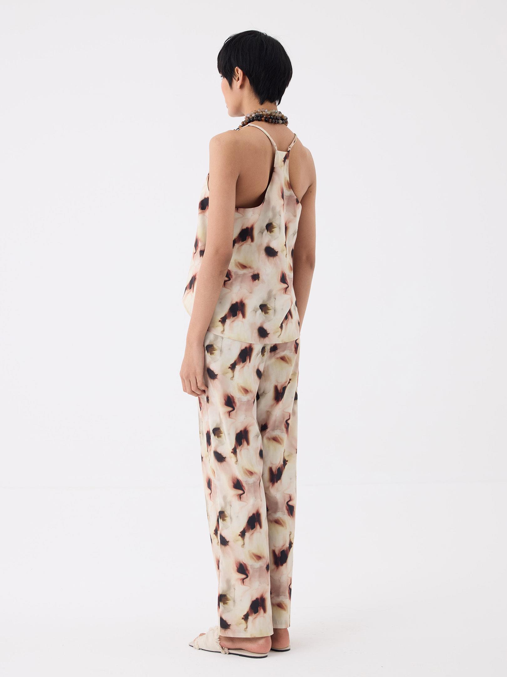 BELİ LASTİKLİ GENİŞ KESİM PANTOLON Kategorisiz Modelleri