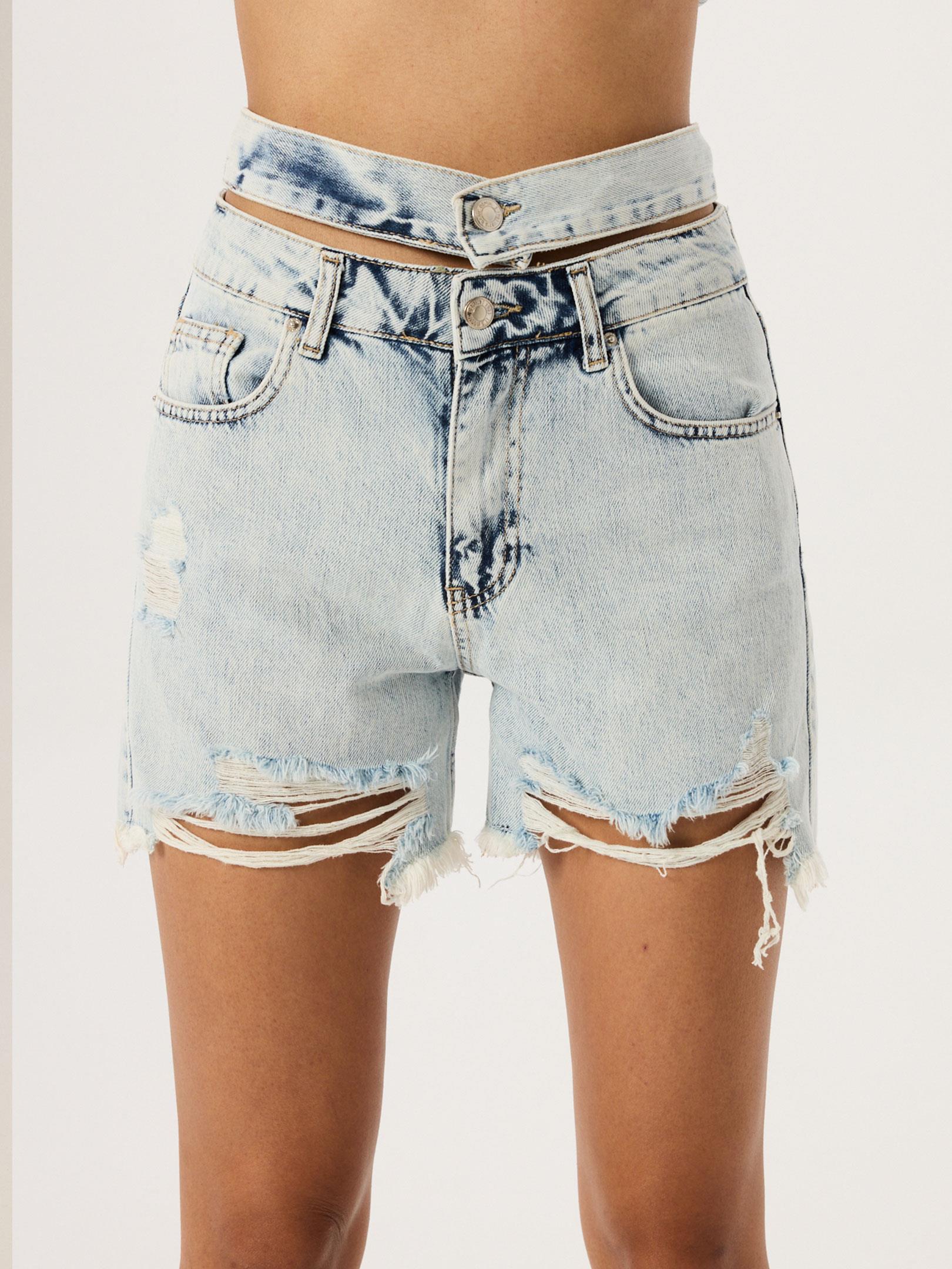 Çift Bel Kemerli Eskitmeli Jean Şort - Light Indigo Şort Modelleri