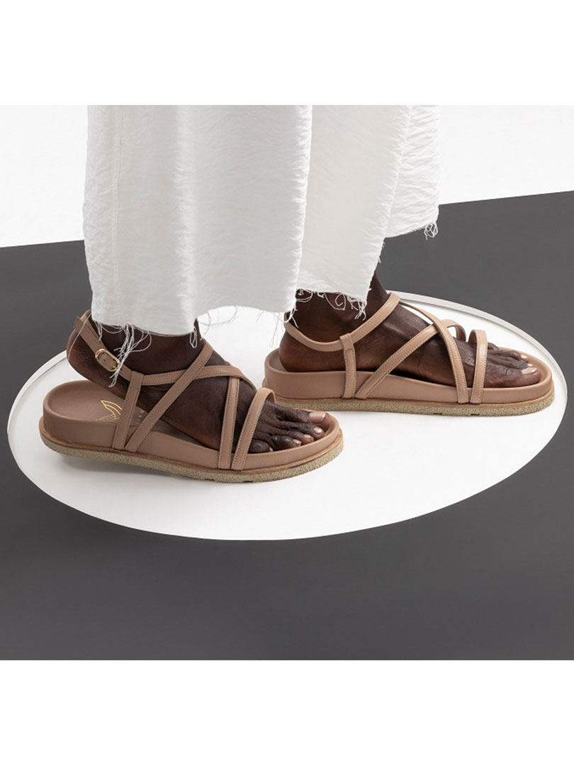 Deri Bant Detaylı Düz Sandalet - Nude