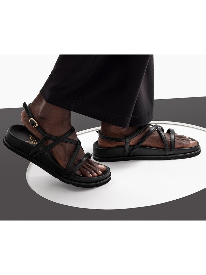 Deri Bant Detaylı Düz Sandalet - Siyah