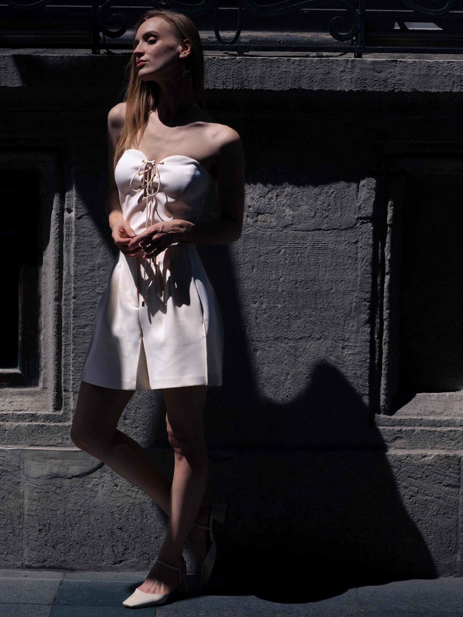 Kadın, Bayan Önü Dekolteli Bağcıklı Kalp Yaka Straplez Kesim Şık Büstiyer - Ekru Bluz Modelleri