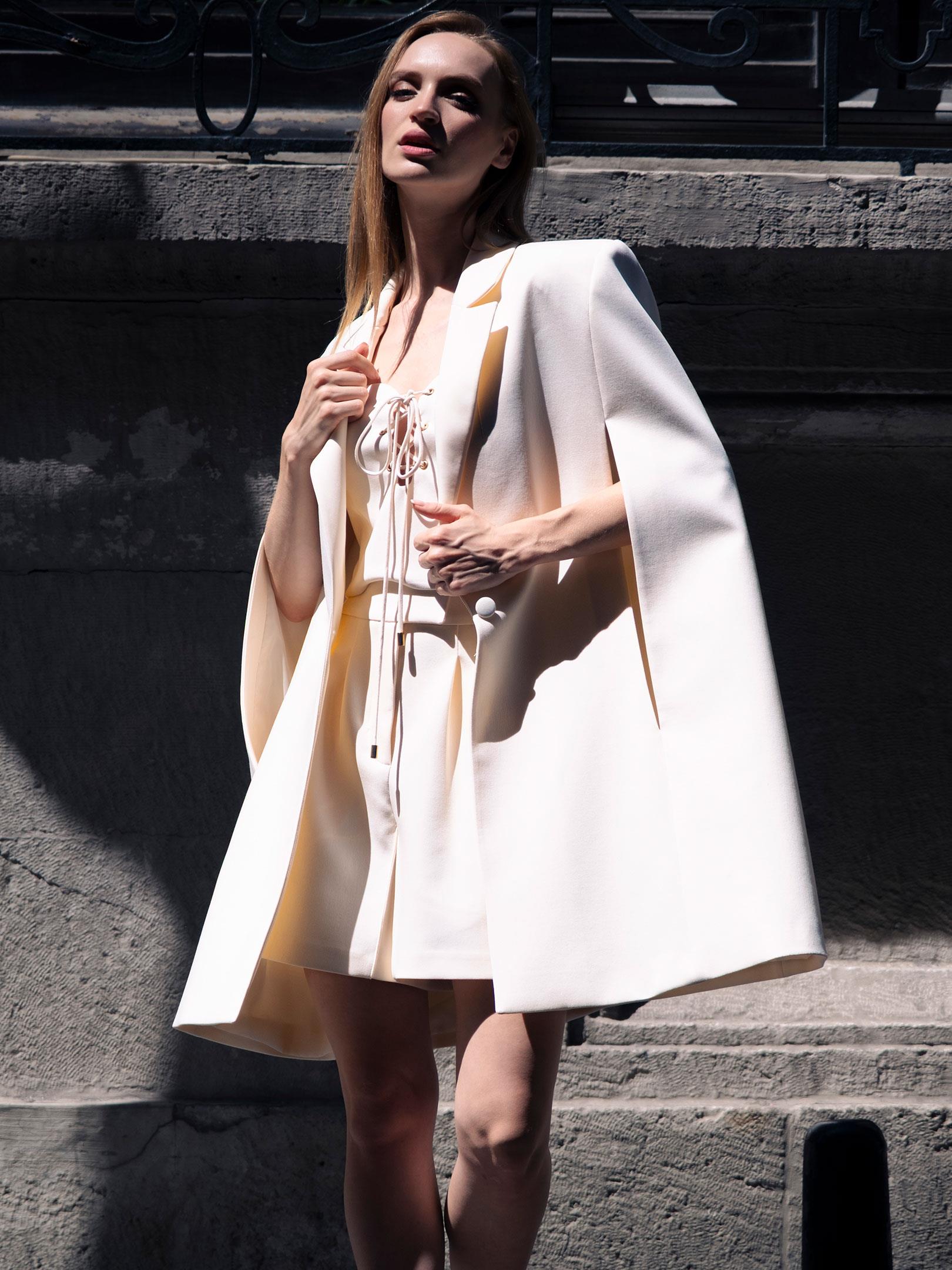 Kadın, Bayan Yakası Parlak Saten Krep Özel Tasarım Şık Pelerin Ceket - Ekru Ceket Modelleri