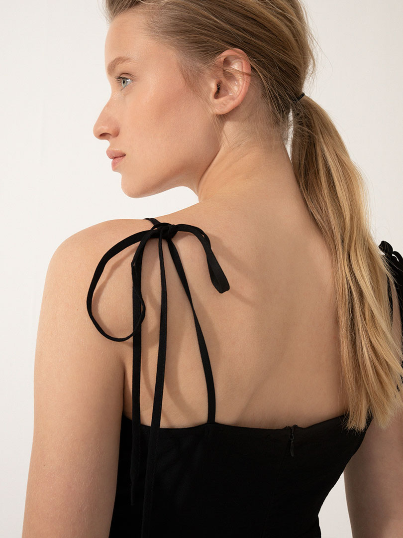 Spagetti Askılı Ayarlanabilir Dekolteli Midi Elbise - Siyah