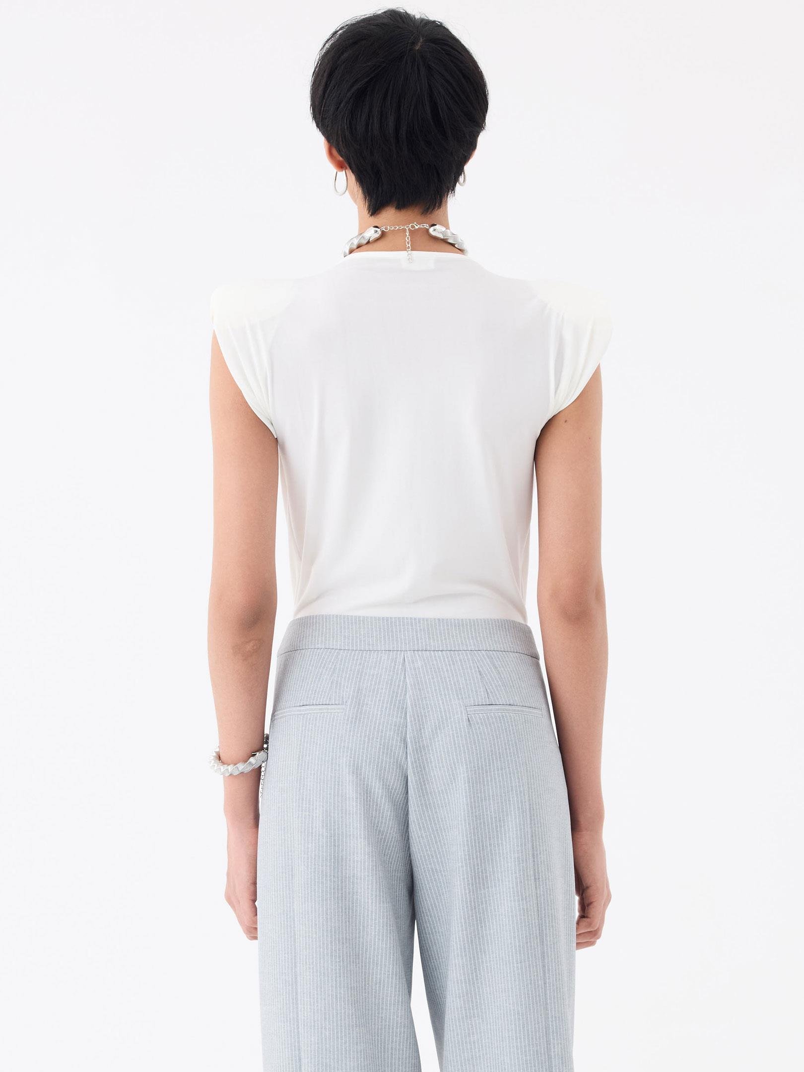 V Yakalı Önü Büzgülü ve Omuzu Vatka Detaylı Body - Ekru Body Modelleri