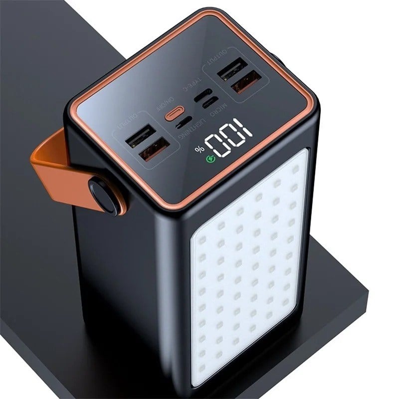  50.000mAh 22.5W Hızlı Şarj, 4 USB Çıkışlı, LCD Göstergeli Kordonlu Taşınabilir Kamp Işıklı Powerbank  