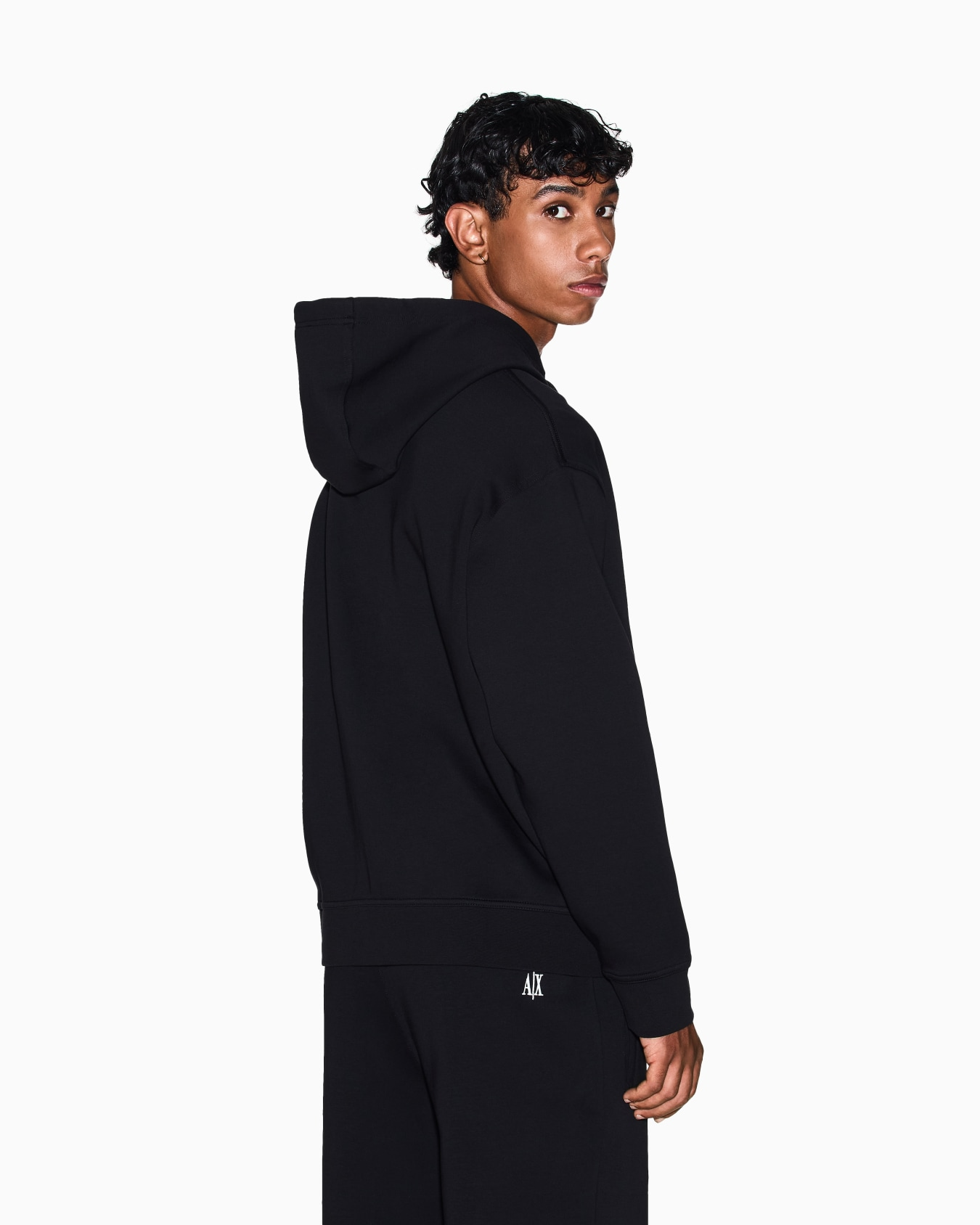 Armani Exchange Armani Exchange Erkek Normal Kalıp AX Logo Detaylı Fermuarlı Kapüşonlu Uzun Kollu Siyah Sweatshirt XM000371 AF10818-UC001