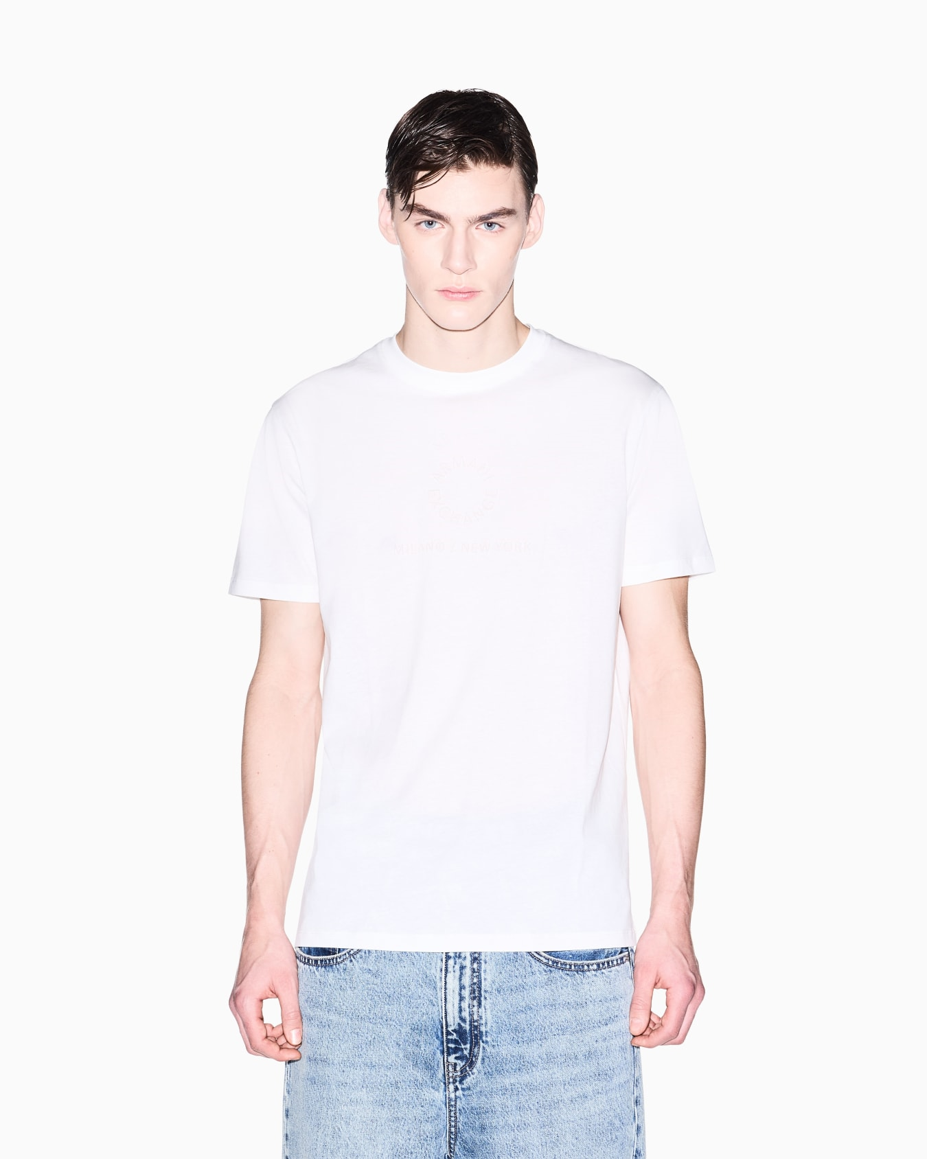 Armani Exchange Armani Exchange Erkek Normal Kalıp Yuvarlak Yakalı Logo İşlemeli Yuvarlak Yakalı Kısa Kollu Beyaz T-Shirt XM002450 AF10356-U0009