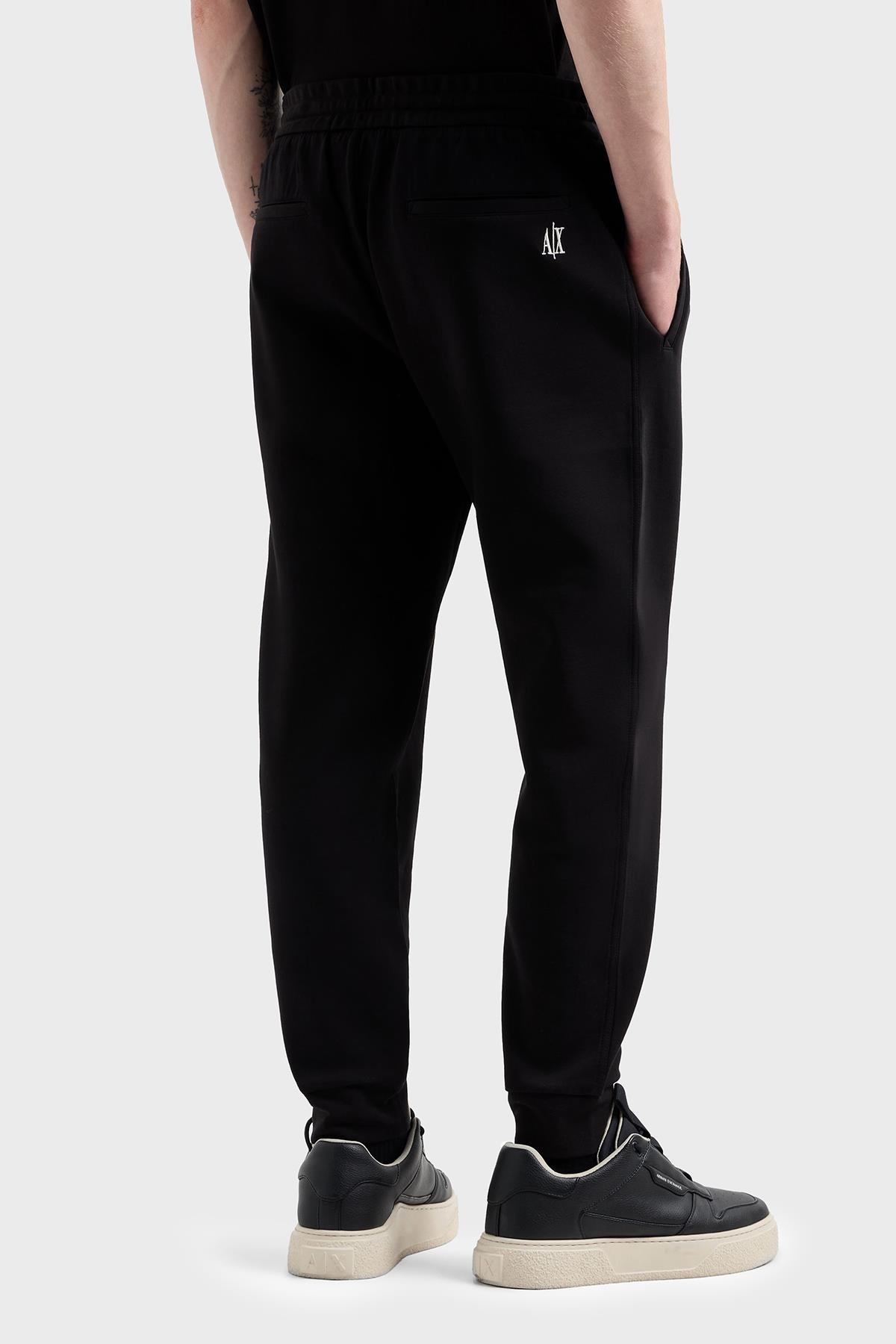 ARMANI EXCHANGE Armani Exchange Erkek Normal Kalıp Beli ve Paçası Lastikli Pamuklu Siyah Pantolon XM000373 AF10818-UC001