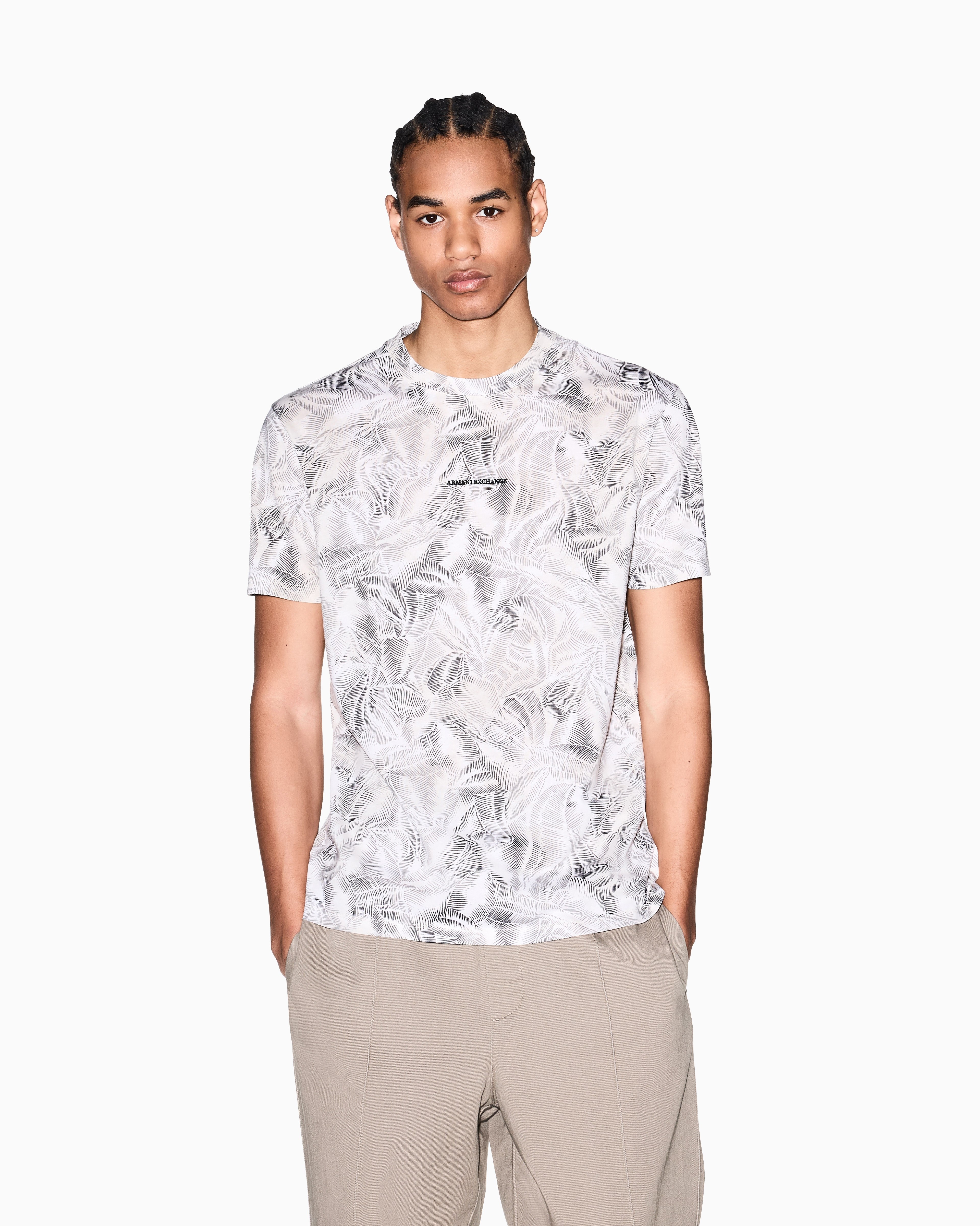 Armani Exchange Armani Exchange Erkek Pamuklu Bisiklet Yaka Kısa Kollu Ekru T-Shirt XM002502 AF10358-F1146