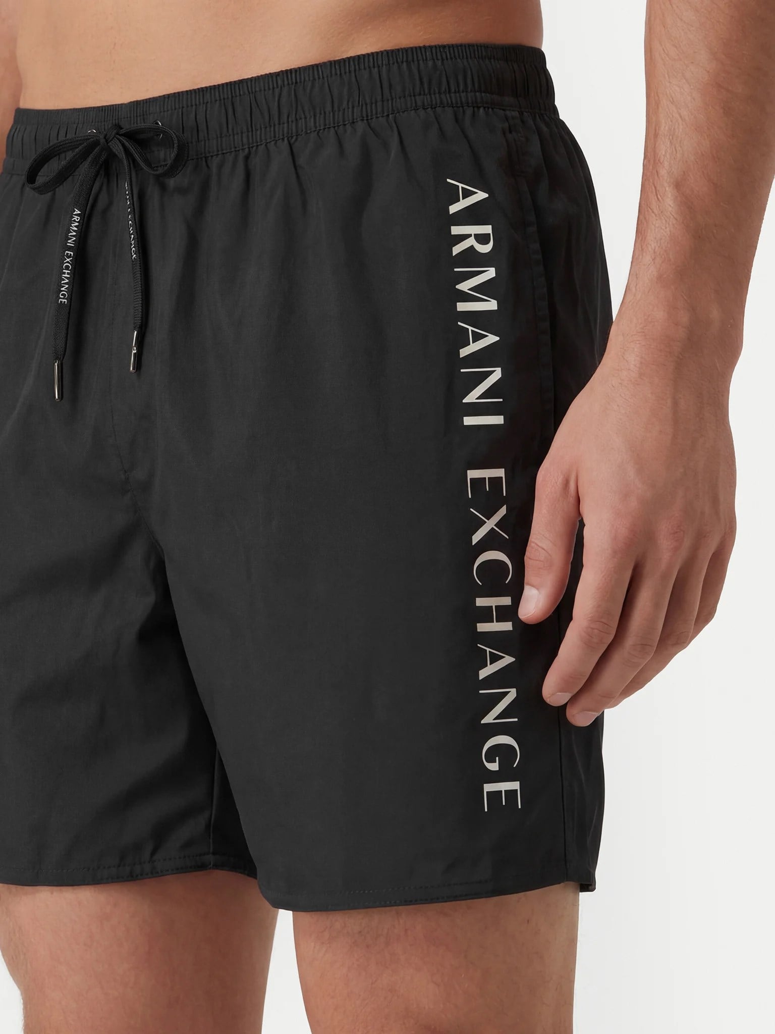 Armani Exchange Armani Exchange Erkek Normal Bel Lastikli Kısa Boy Siyah Deniz Şortu XM000832 AF22573-UC001