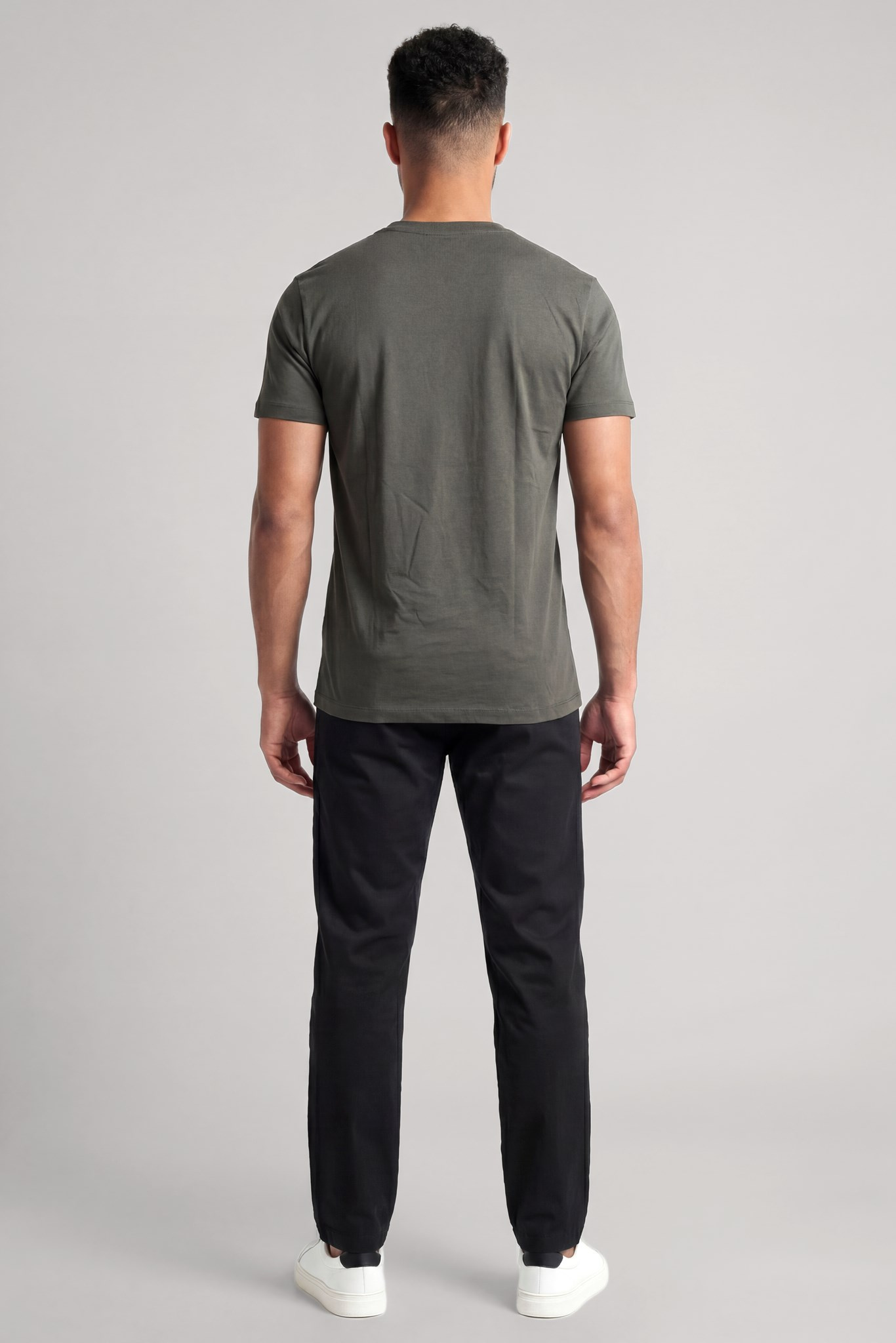 Armani Exchange Armani Exchange Erkek Pamuklu Bisiklet Yaka Kısa Kollu Haki T-Shirt XM002454 AF10358-U8144
