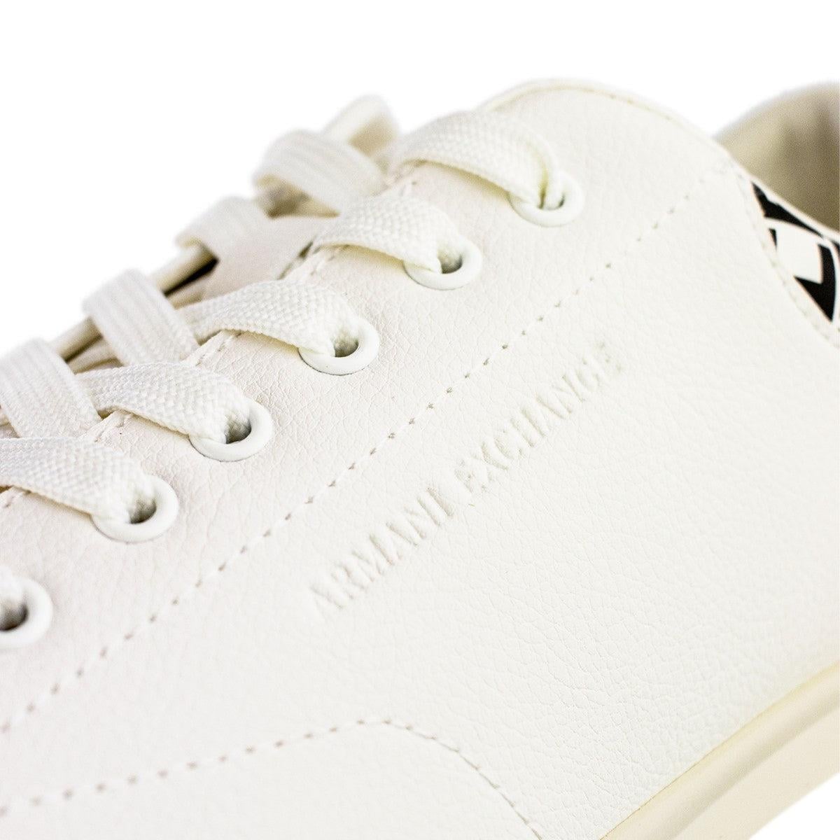ARMANI EXCHANGE Armani Exchange Erkek Rahat ve Düz Taban Arkası Logo Desenli Krem Sneaker XUX123 XV761-N480