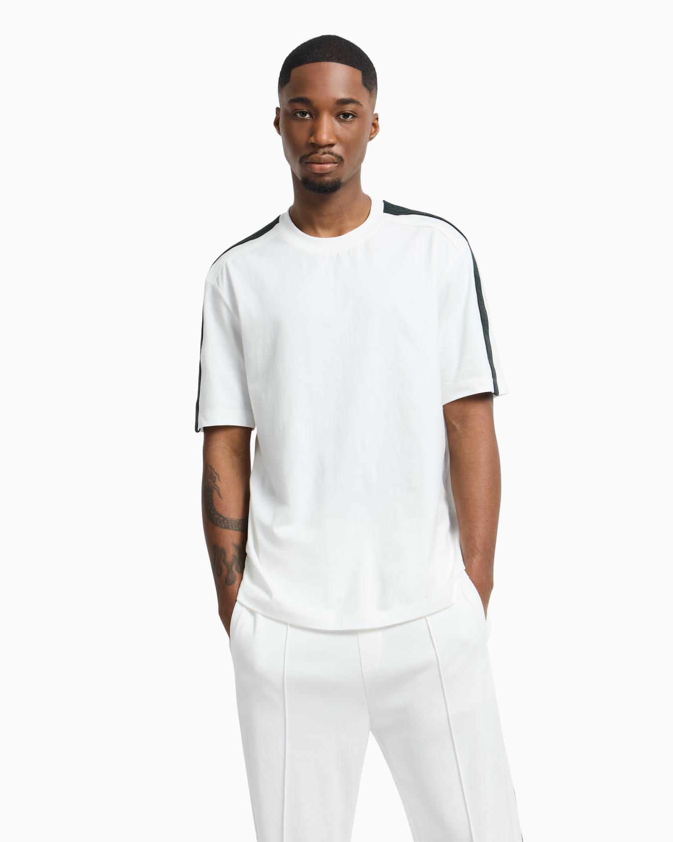 ARMANI EXCHANGE Armani Exchange Erkek Normal Kalıp Yuvarlak Yaka Omuzlardan Uzanan Logo Bantlı Kısa Kollu Beyaz T-Shirt XM000322 AF10361-U0009