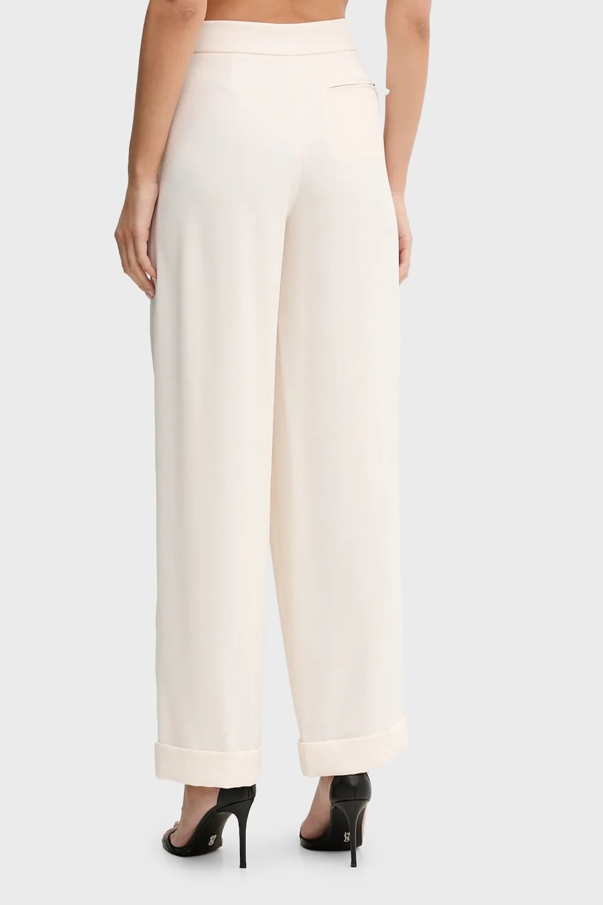 Armani Exchange Armani Exchange Kadın Regular Fit Normal Bel Pileli Geniş Paça Ekru Pantolon XW001826 AF16125-U1003