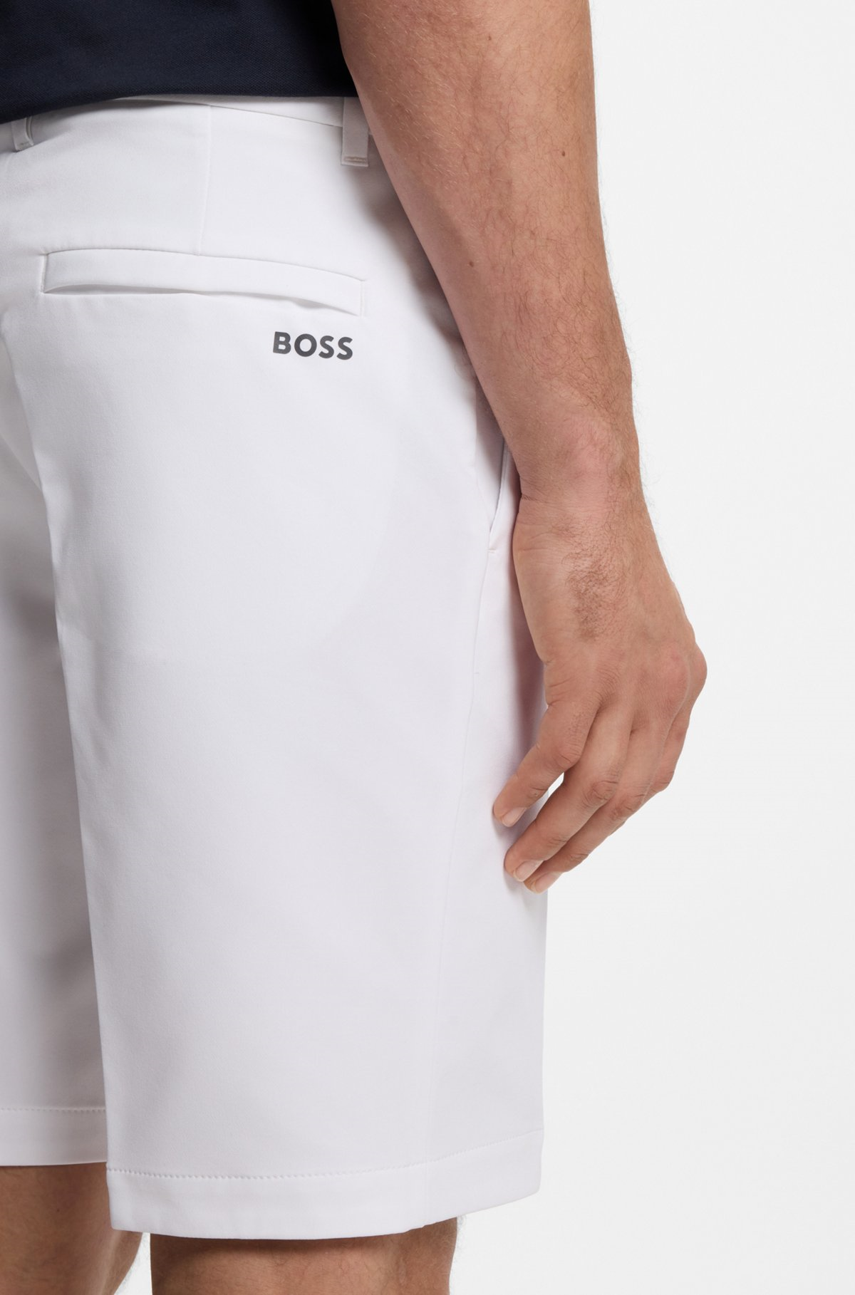 BOSS  BOSS Erkek Dar Kesim Su Geçirmez Esnek Kumaşlı Beyaz Şort 50540337-100