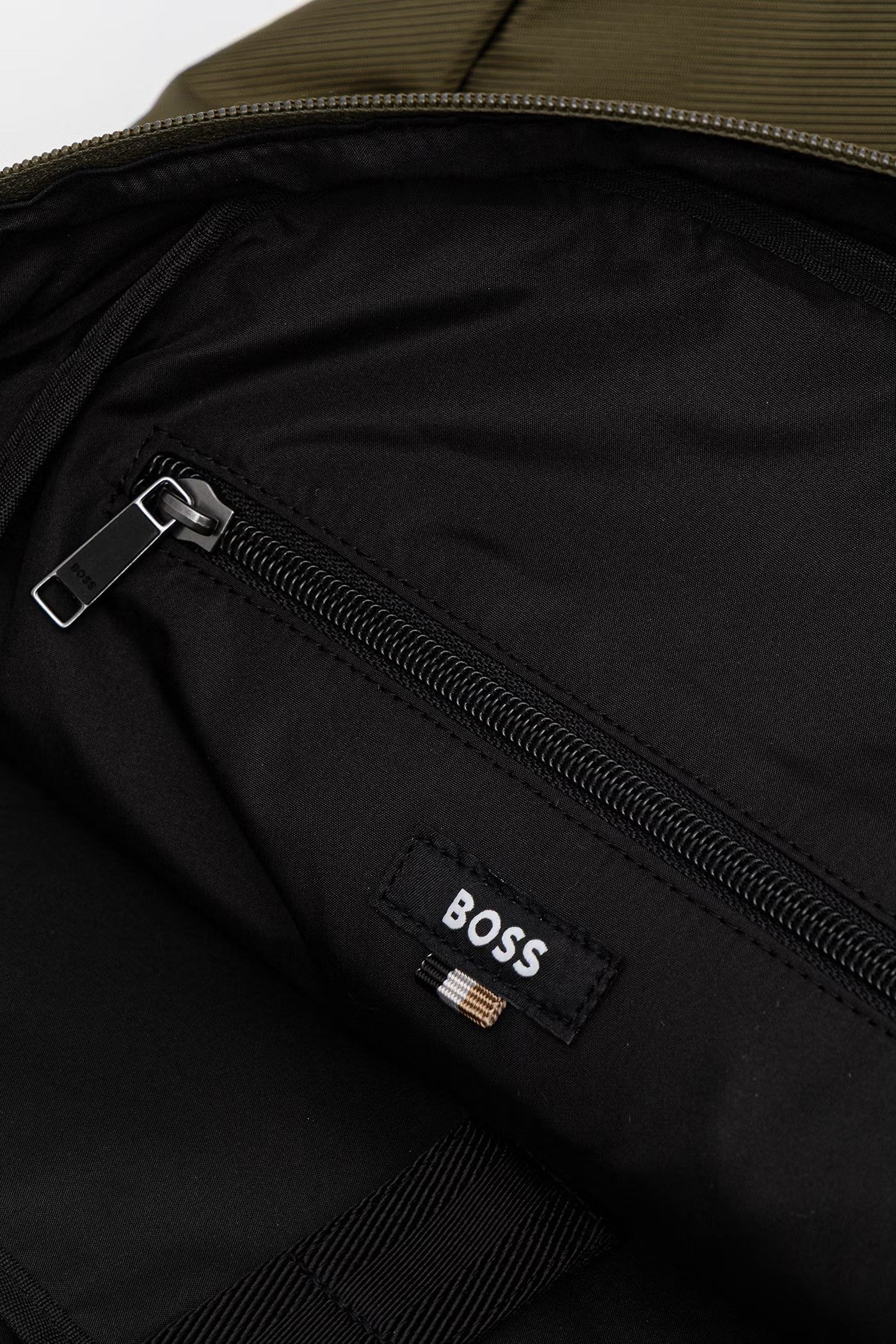 BOSS  BOSS Erkek Fermuarlı Ön ve İç Cepli Logo Kabartmalı Ayarlanabilir Askılı Haki Omuz Çantası 50567729-347