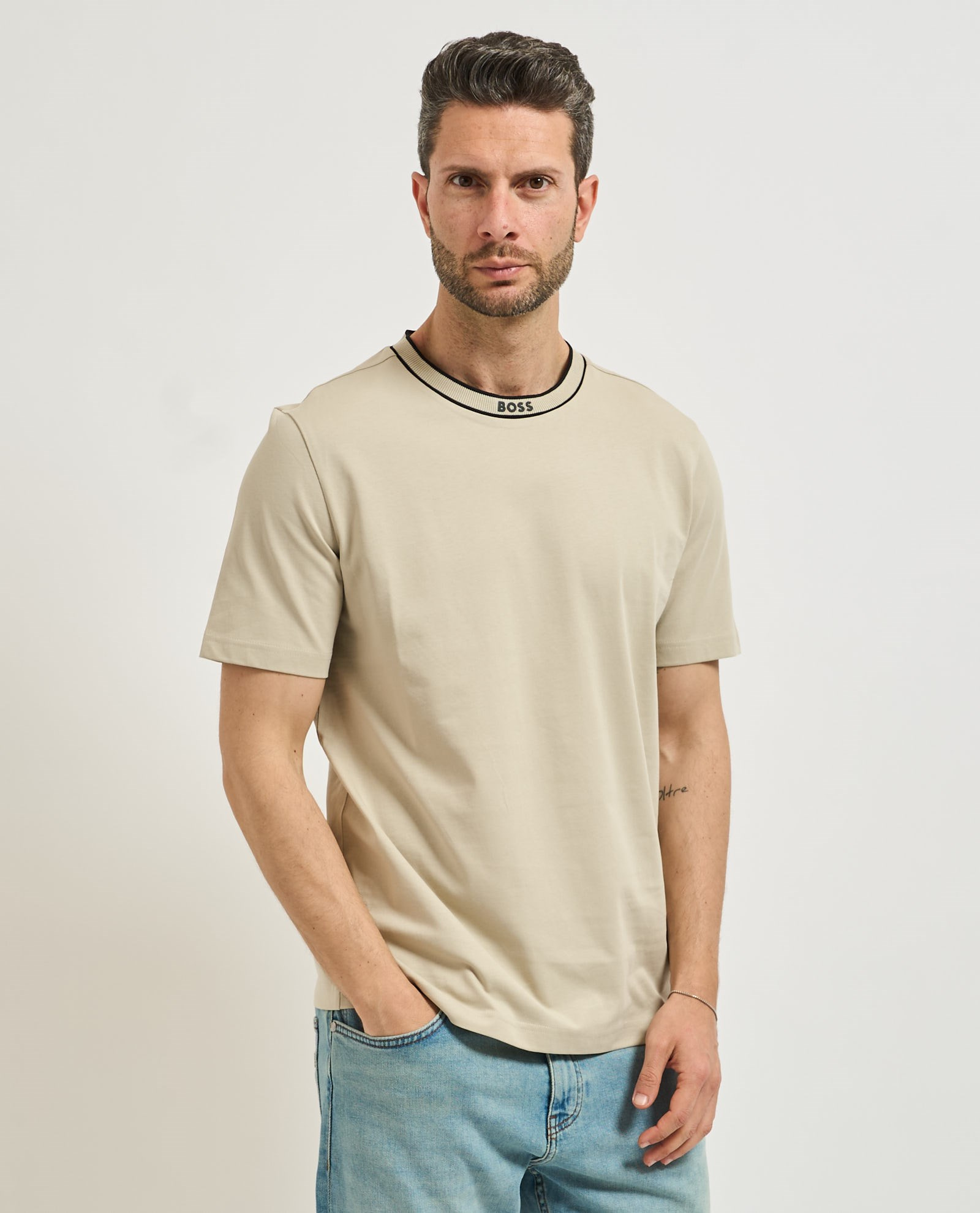 BOSS  BOSS Erkek Logolu Yuvarlak Yakalı %100 Pamuklu Kısa Kollu Bej T-Shirt 50554862-272