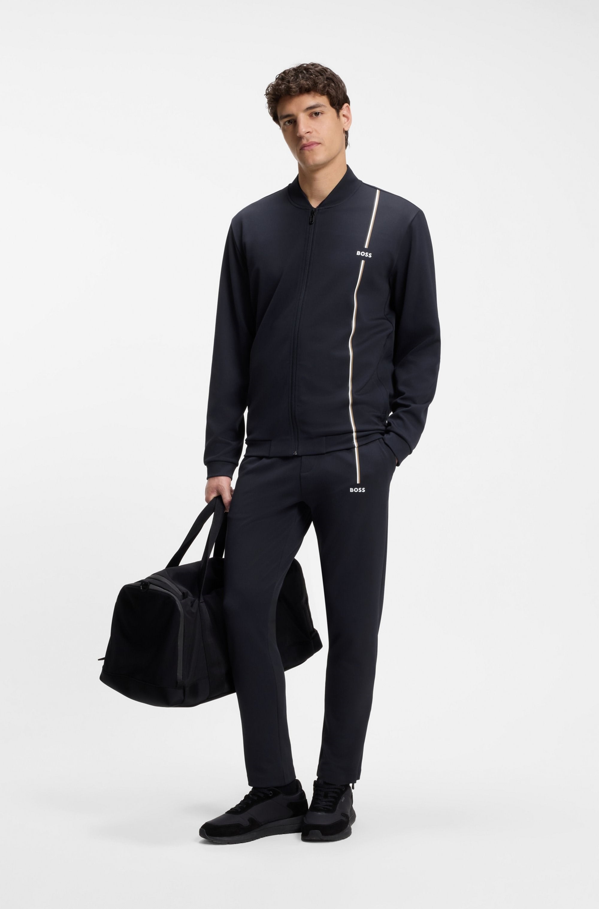 BOSS  BOSS Erkek Normal Kesim Nem Yönetimi Özellikli Esnek Gabardin Kumaşlı Lacivert Sweatshirt 50563352-402