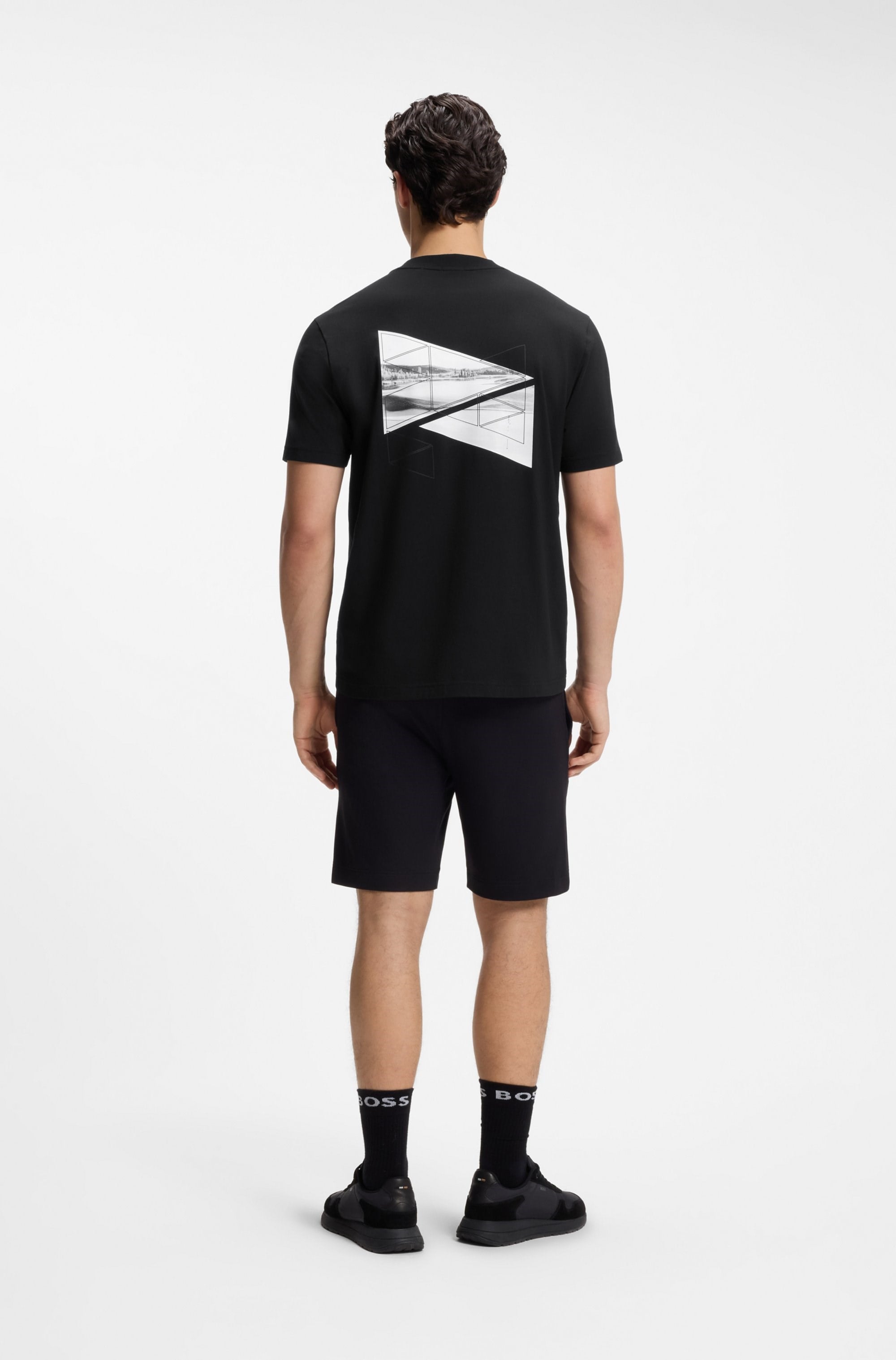 BOSS  BOSS Erkek Normal Kesim Yuvarlak Yakalı Baskılı Esnek Pamuklu Kısa Kollu Siyah T-Shirt 50564740-001