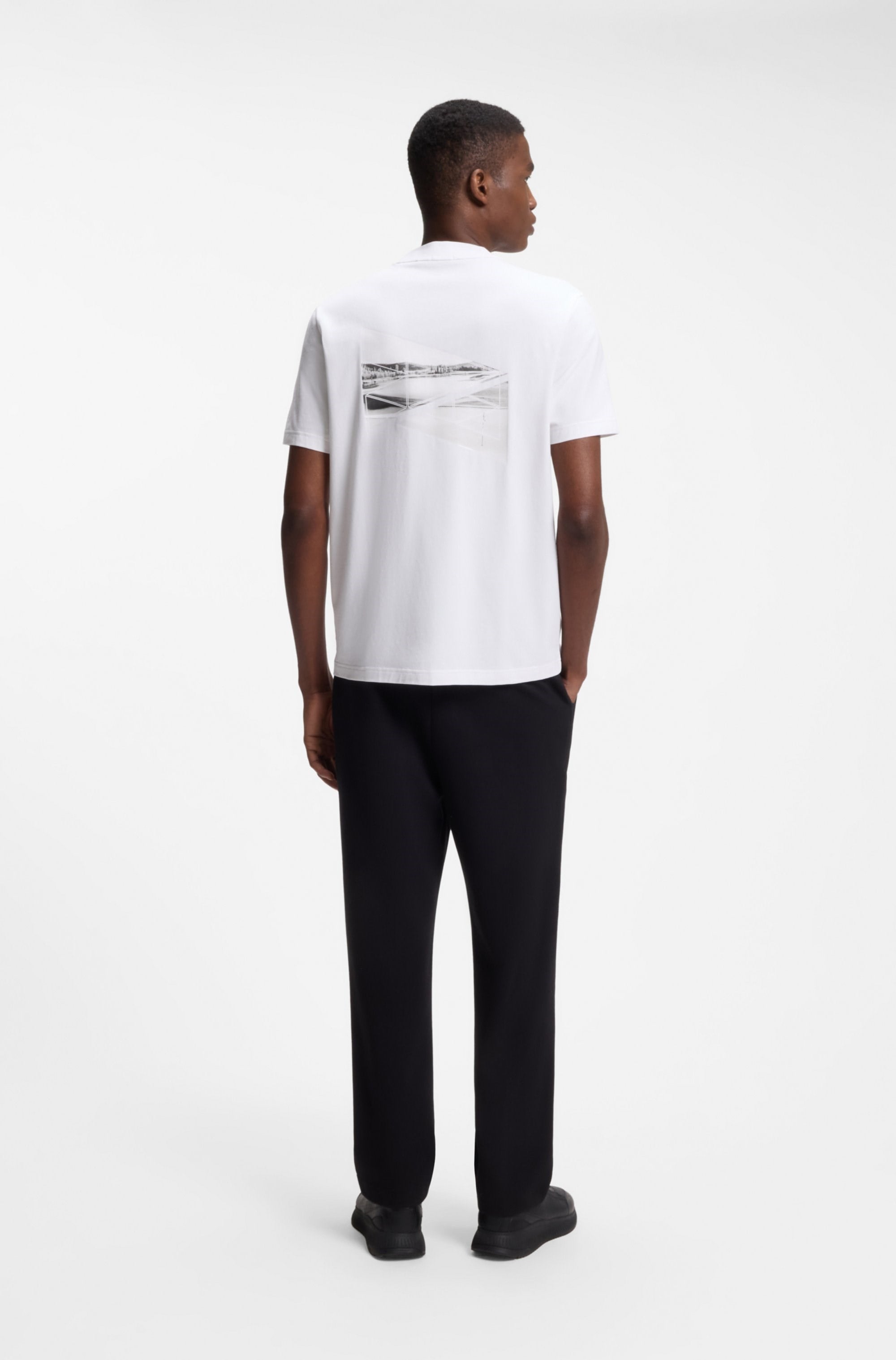 BOSS  BOSS Erkek Normal Kesim Yuvarlak Yakalı Baskılı Esnek Pamuklu Kısa Kollu Beyaz T-Shirt 50564740-100