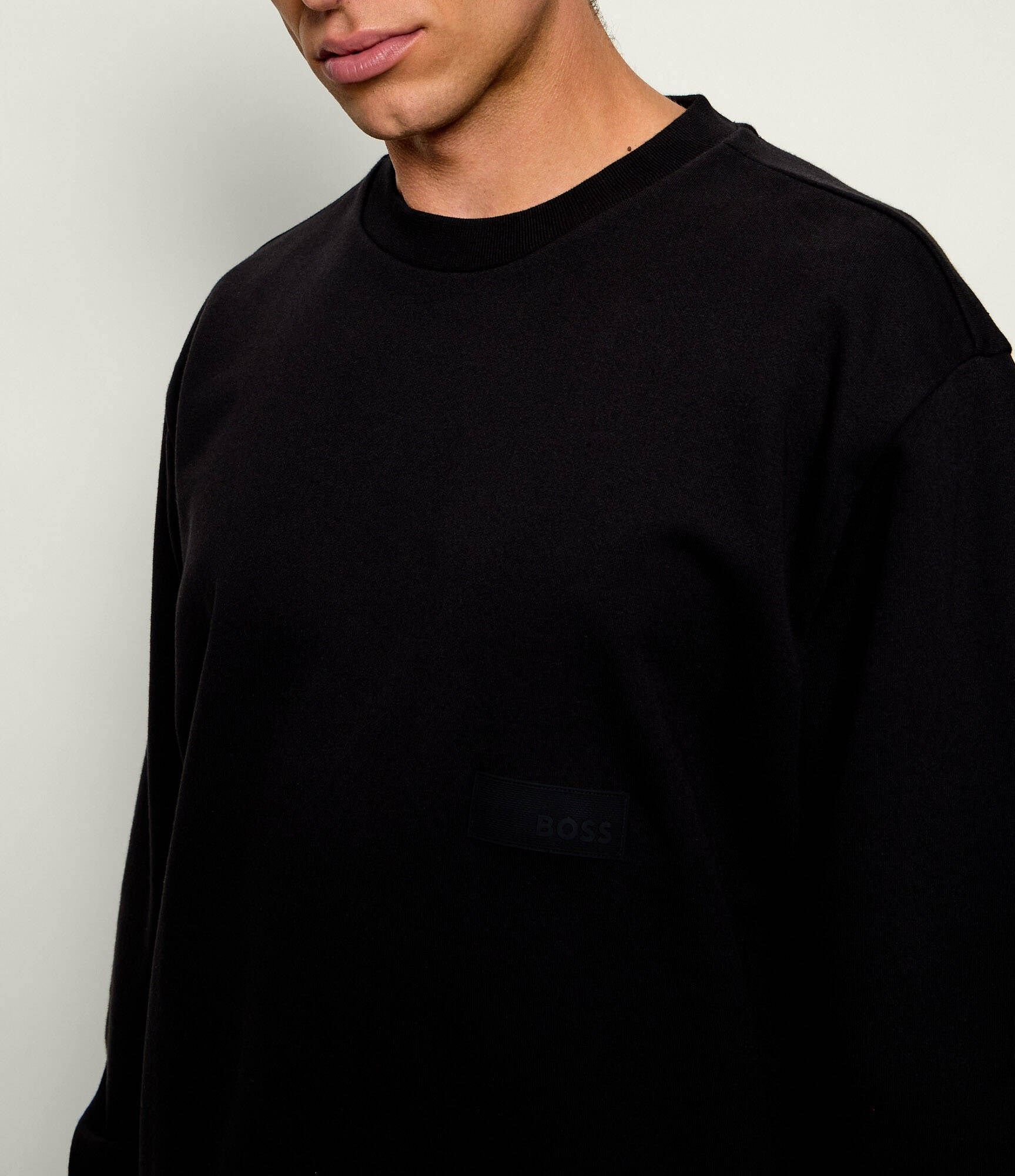 BOSS  BOSS Erkek Rahat Kalıp Logo Etiketli Yuvarlak Yakalı Pamuklu Uzun Kollu Siyah Sweatshirt 50564103-001