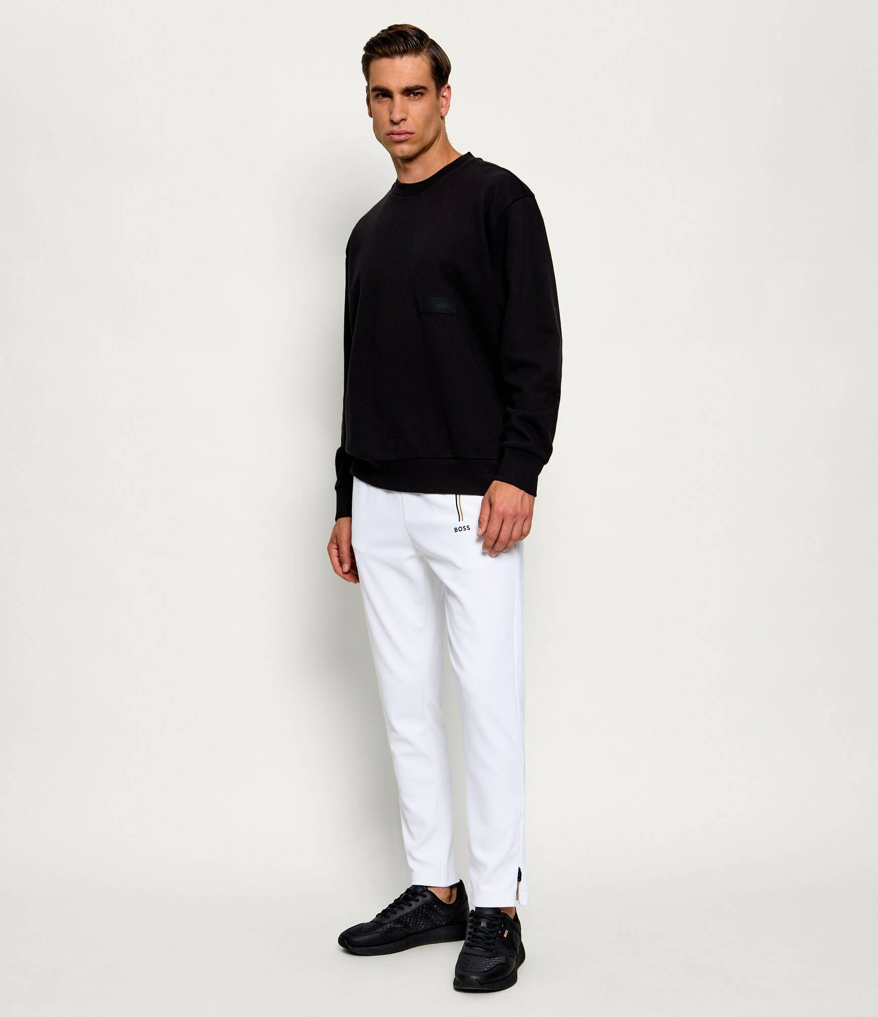 BOSS  BOSS Erkek Rahat Kalıp Logo Etiketli Yuvarlak Yakalı Pamuklu Uzun Kollu Siyah Sweatshirt 50564103-001