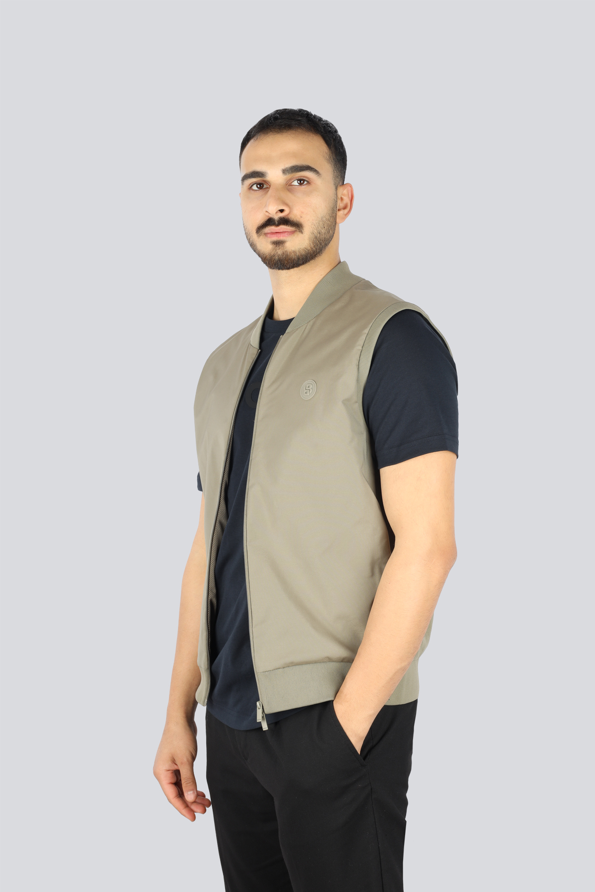 BOSS  BOSS Erkek Regular Fit Kolsuz  Nefes Alabilen Kırışmayan Kumaş Suya ve Rüzgara Dayanıklı 245 Yelek 50543164-245